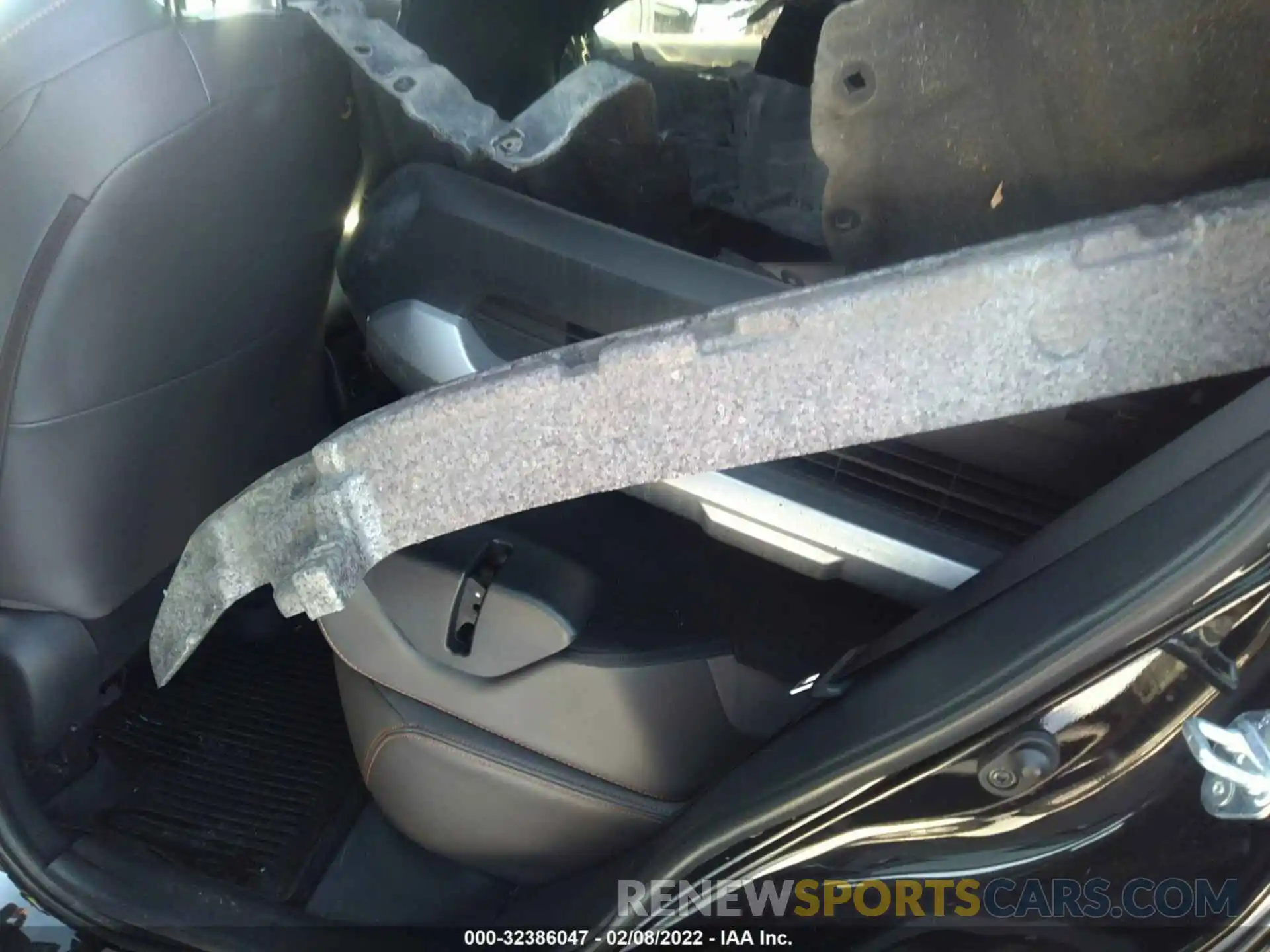 8 Photograph of a damaged car 2T3J1RFV3KW023912 TOYOTA RAV4 2019