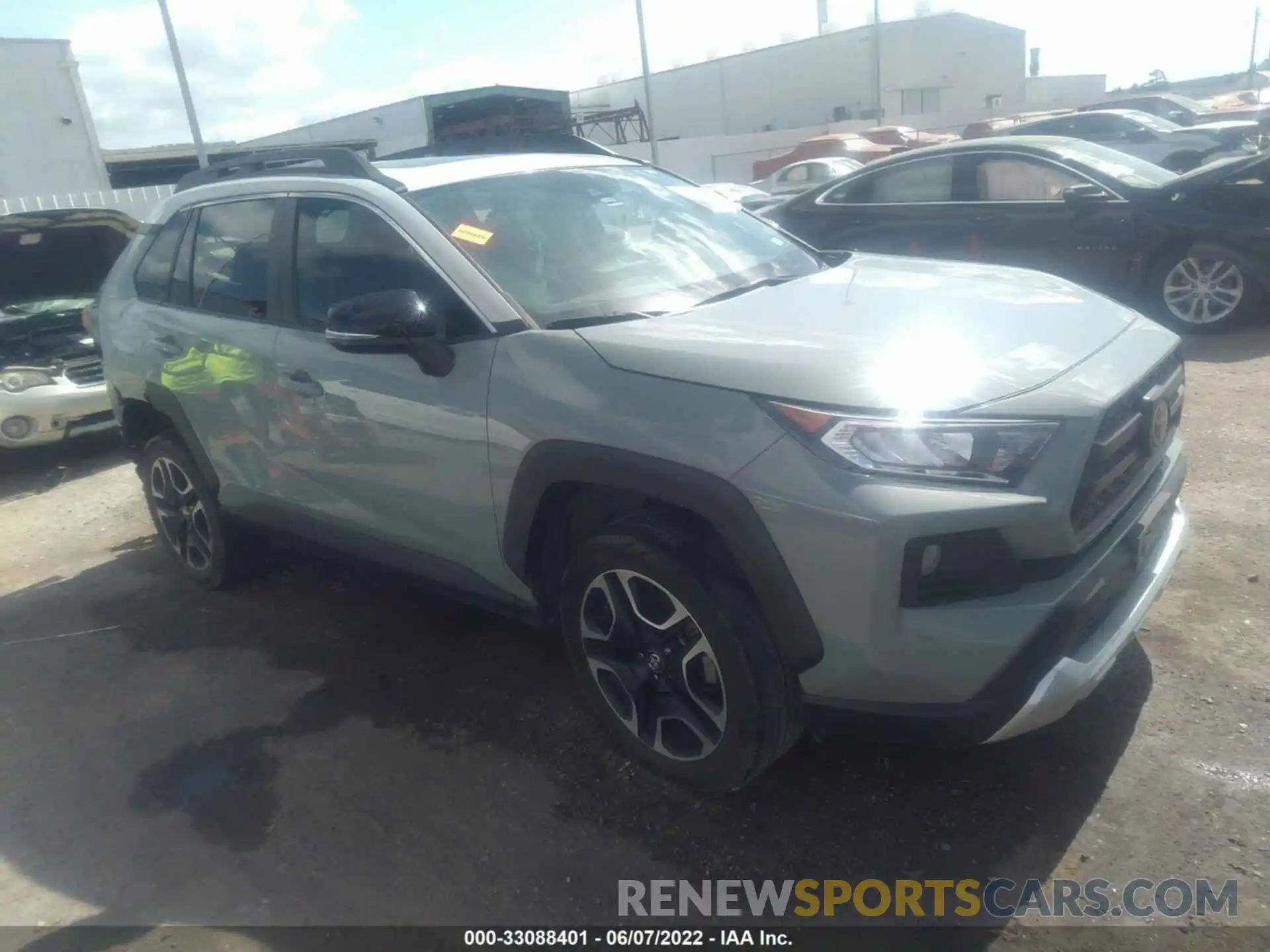 1 Фотография поврежденного автомобиля 2T3J1RFV3KW033839 TOYOTA RAV4 2019