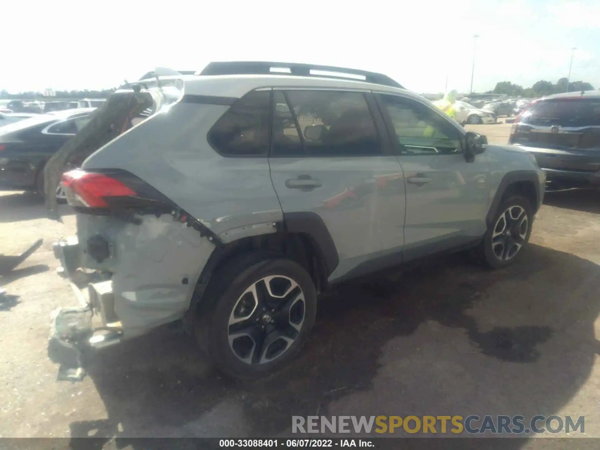 4 Фотография поврежденного автомобиля 2T3J1RFV3KW033839 TOYOTA RAV4 2019