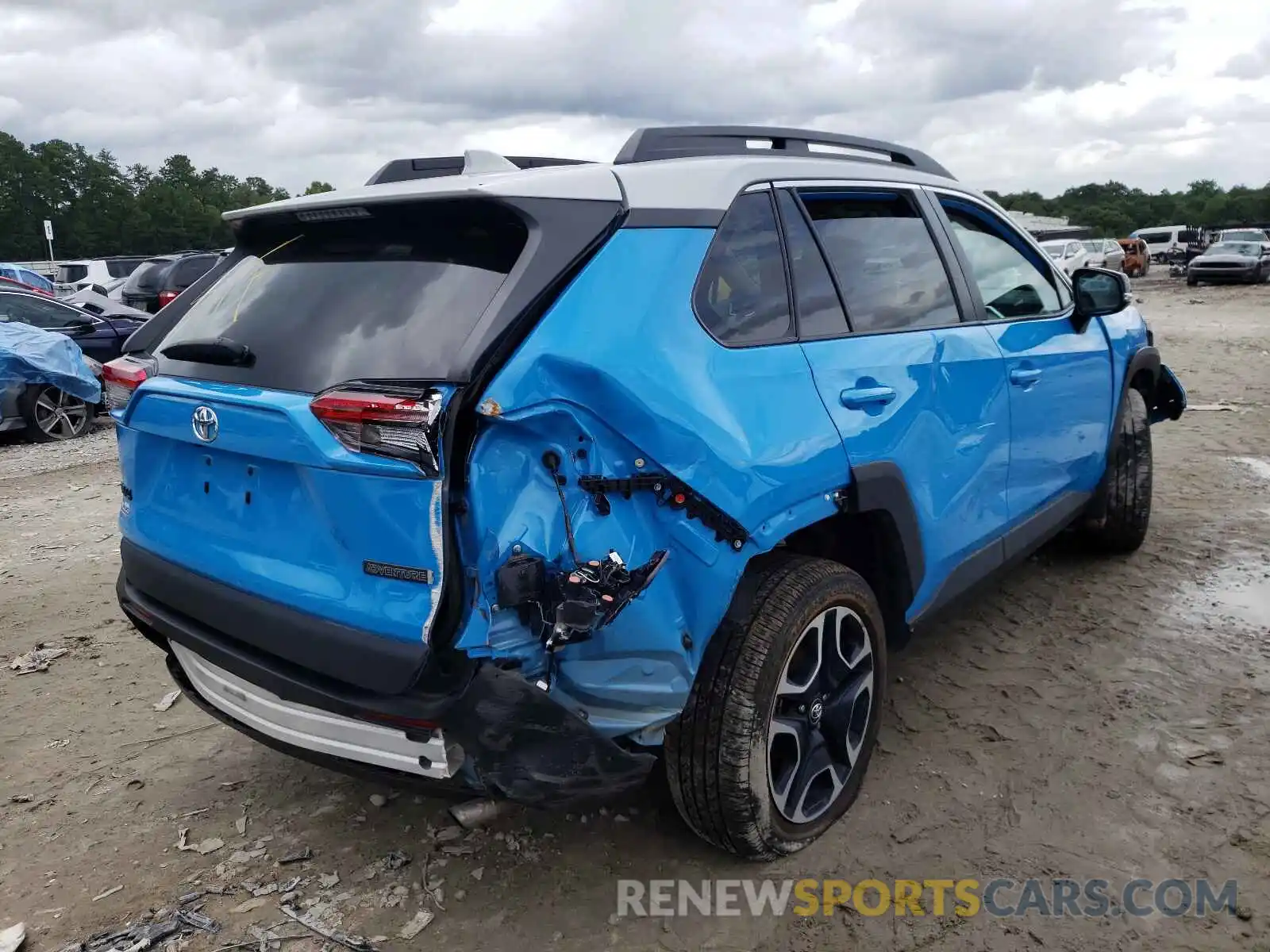 4 Photograph of a damaged car 2T3J1RFV4KC012595 TOYOTA RAV4 2019