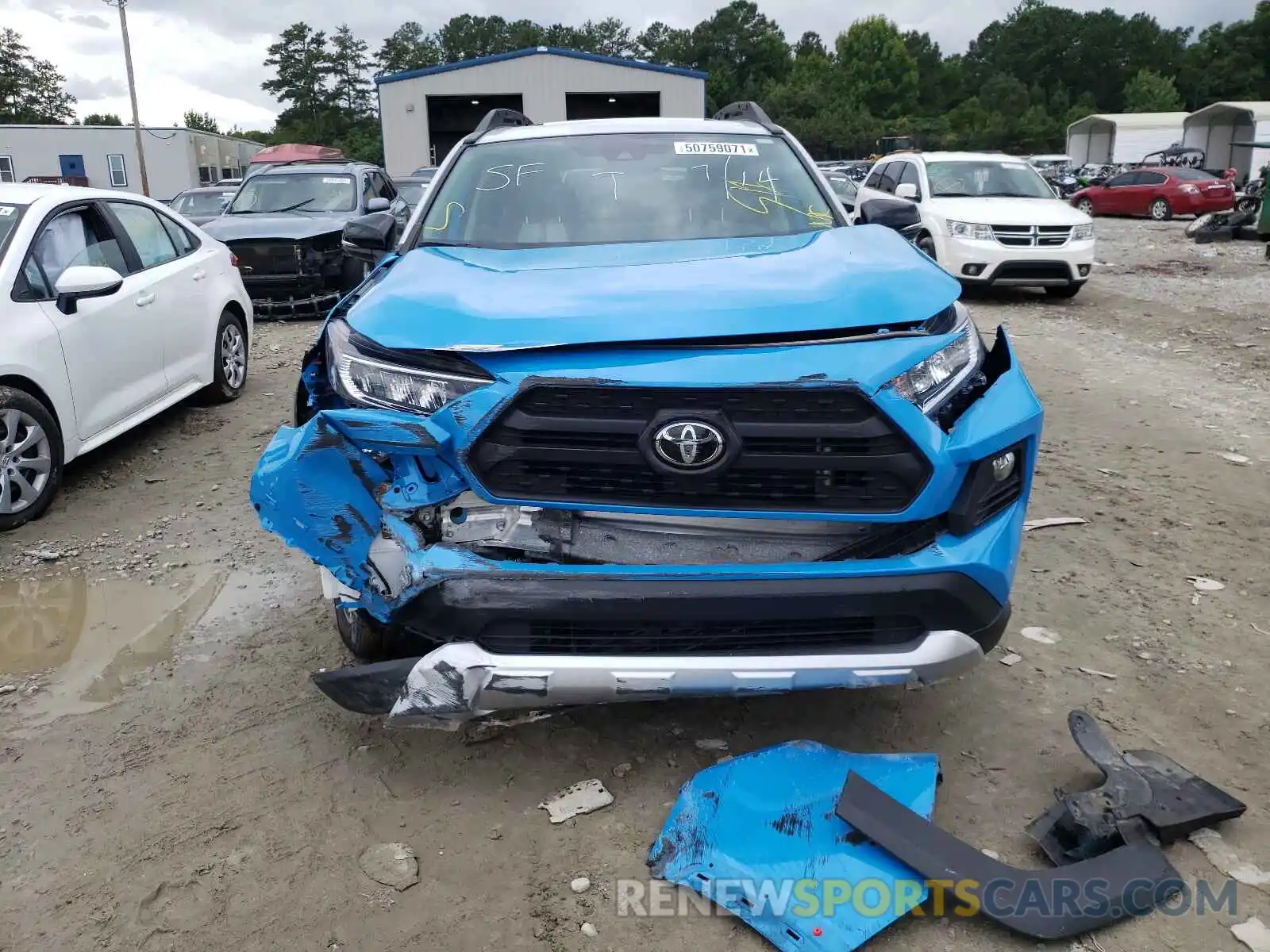 9 Photograph of a damaged car 2T3J1RFV4KC012595 TOYOTA RAV4 2019