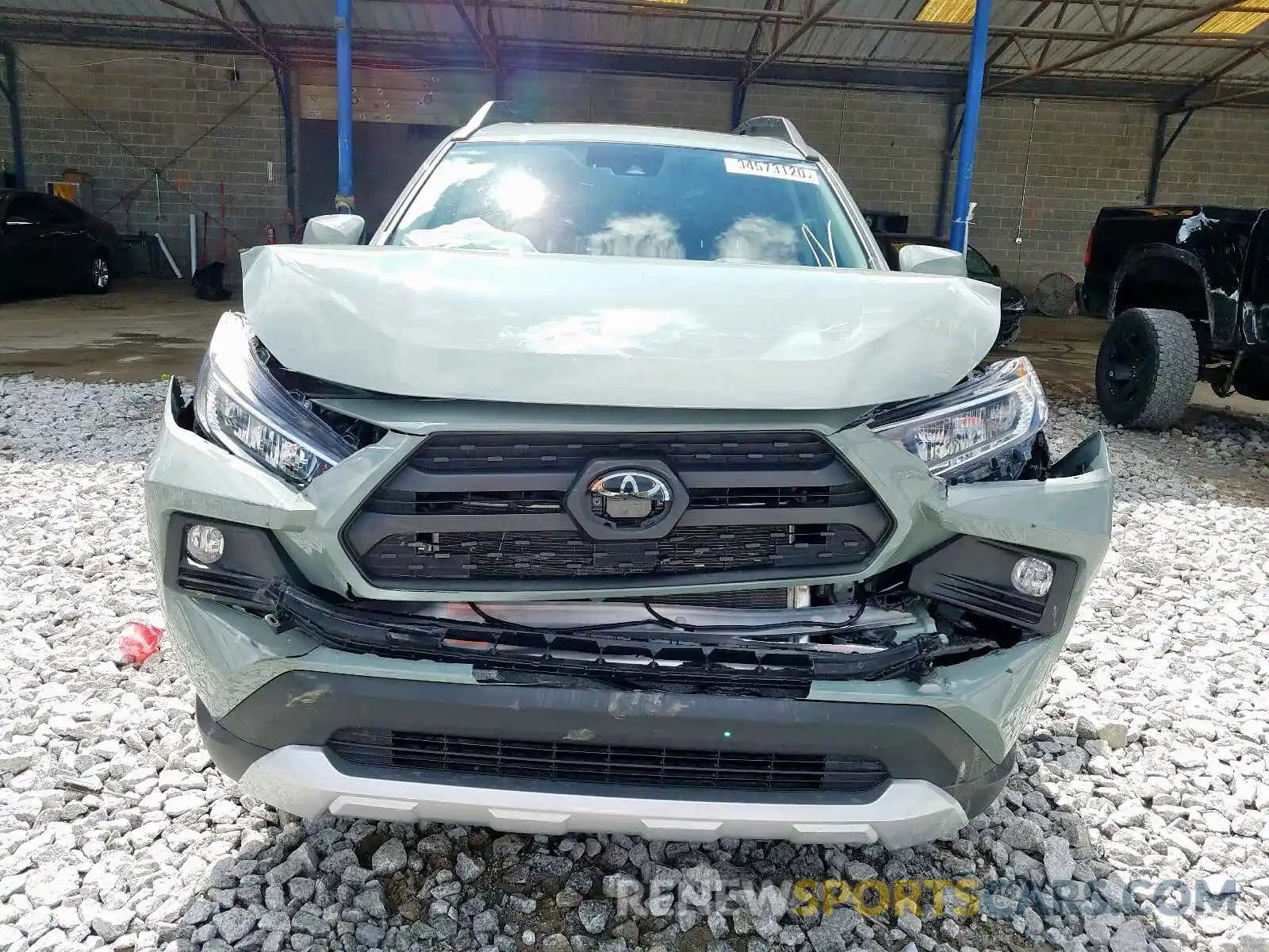 9 Photograph of a damaged car 2T3J1RFV4KC024164 TOYOTA RAV4 2019