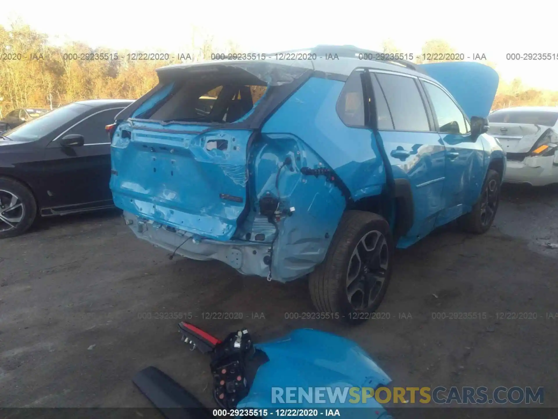 4 Photograph of a damaged car 2T3J1RFV4KC035052 TOYOTA RAV4 2019