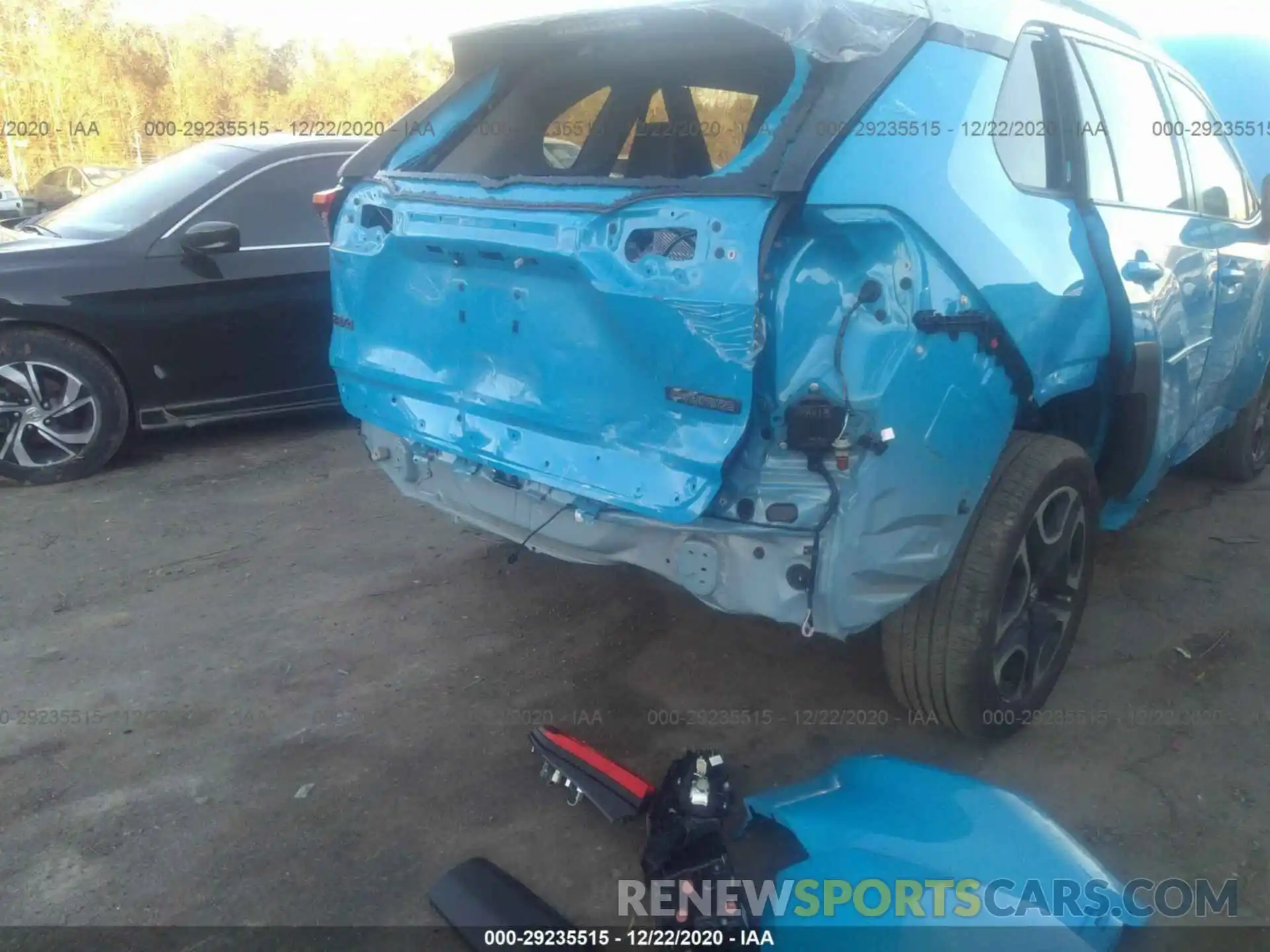 6 Photograph of a damaged car 2T3J1RFV4KC035052 TOYOTA RAV4 2019