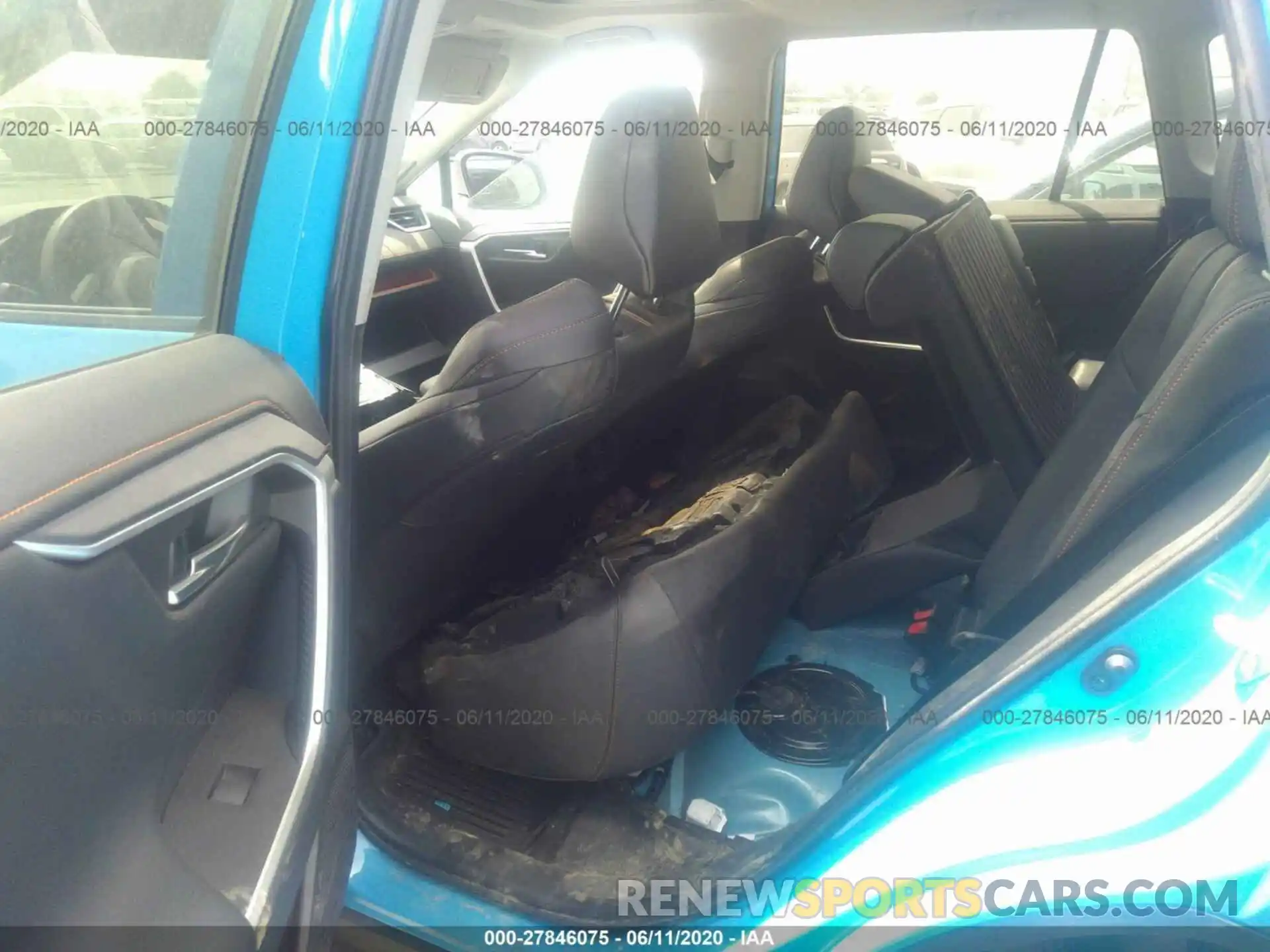 8 Photograph of a damaged car 2T3J1RFV4KW010005 TOYOTA RAV4 2019