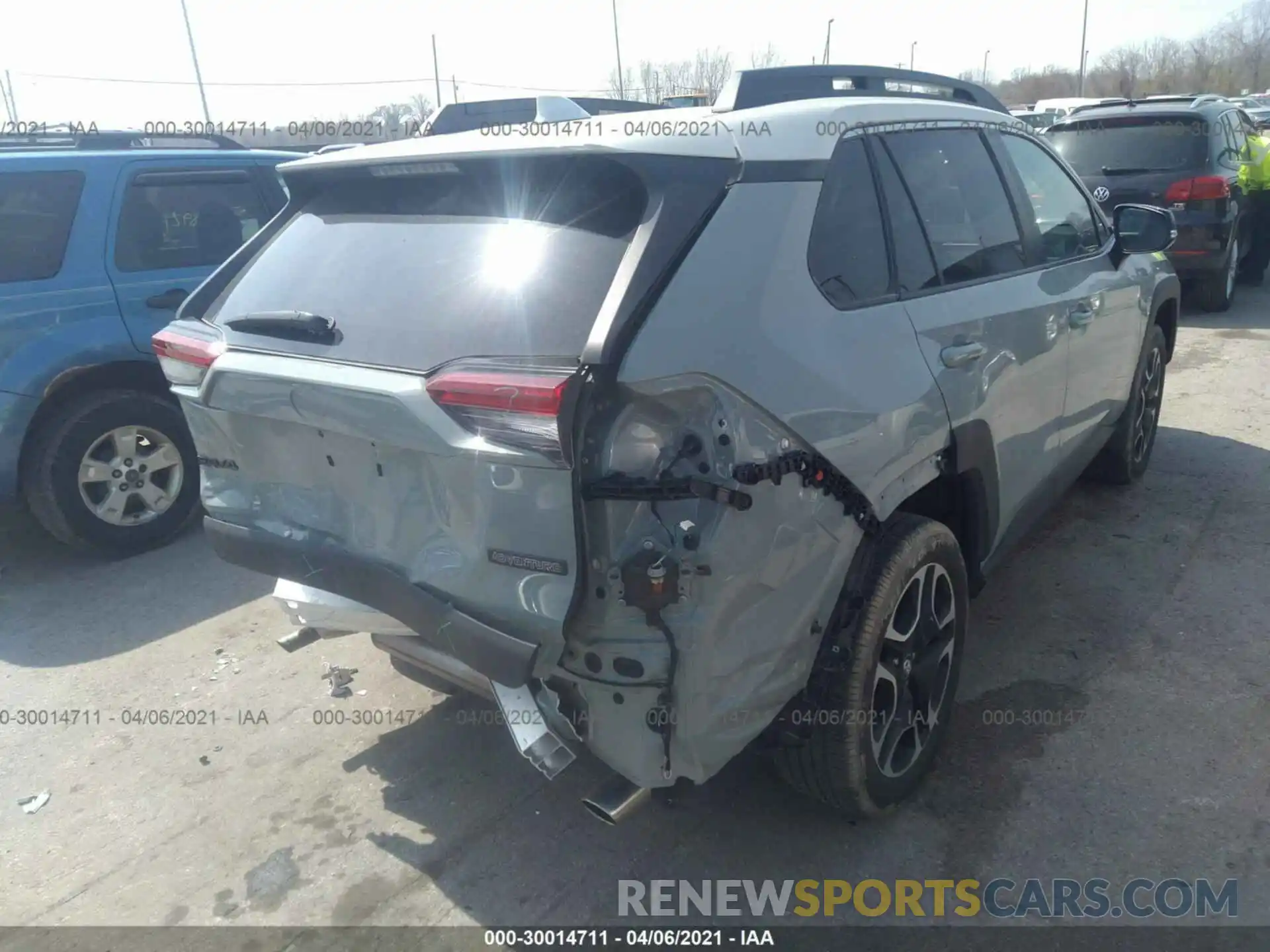 4 Photograph of a damaged car 2T3J1RFV4KW011171 TOYOTA RAV4 2019