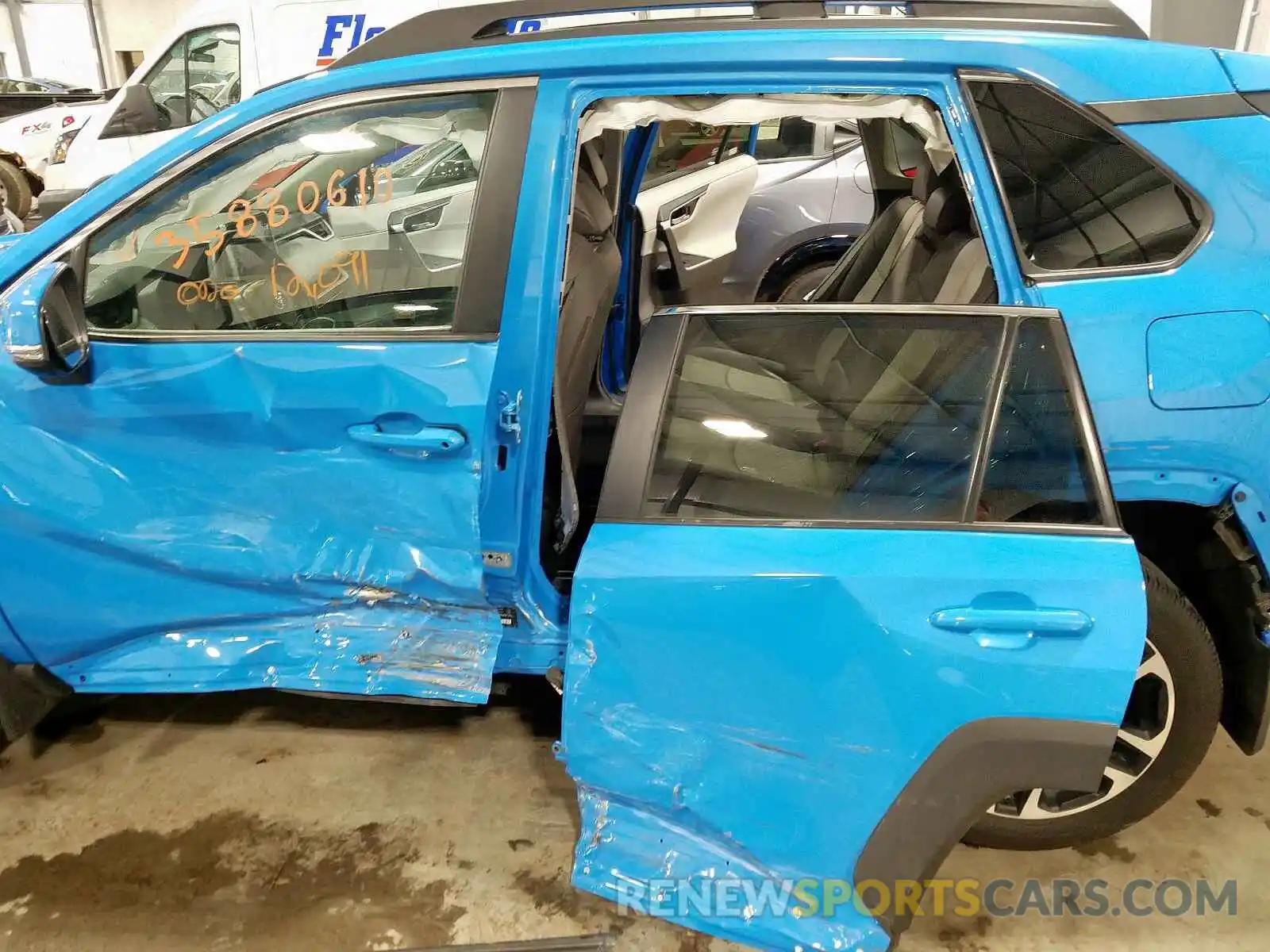 9 Photograph of a damaged car 2T3J1RFV4KW011879 TOYOTA RAV4 2019