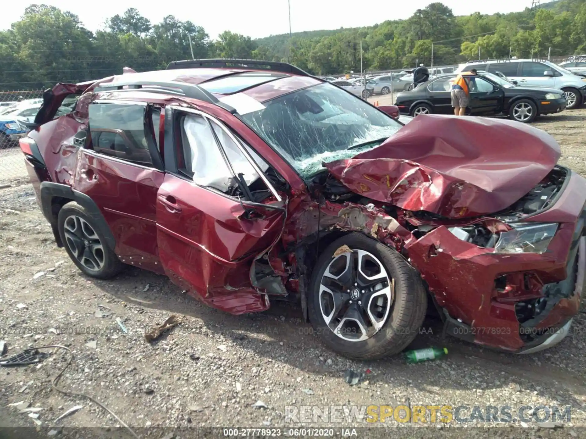 1 Photograph of a damaged car 2T3J1RFV4KW015785 TOYOTA RAV4 2019