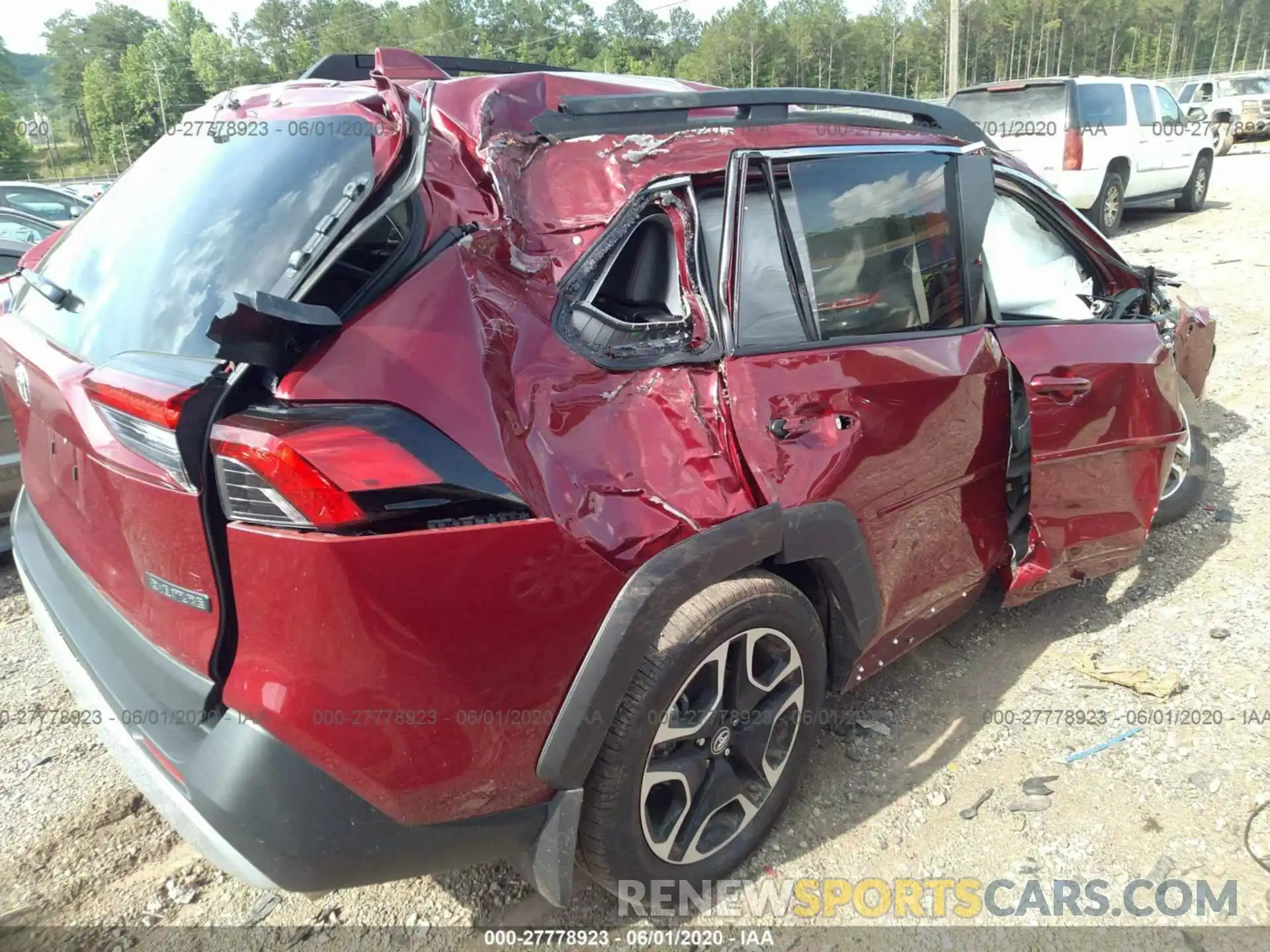 4 Photograph of a damaged car 2T3J1RFV4KW015785 TOYOTA RAV4 2019