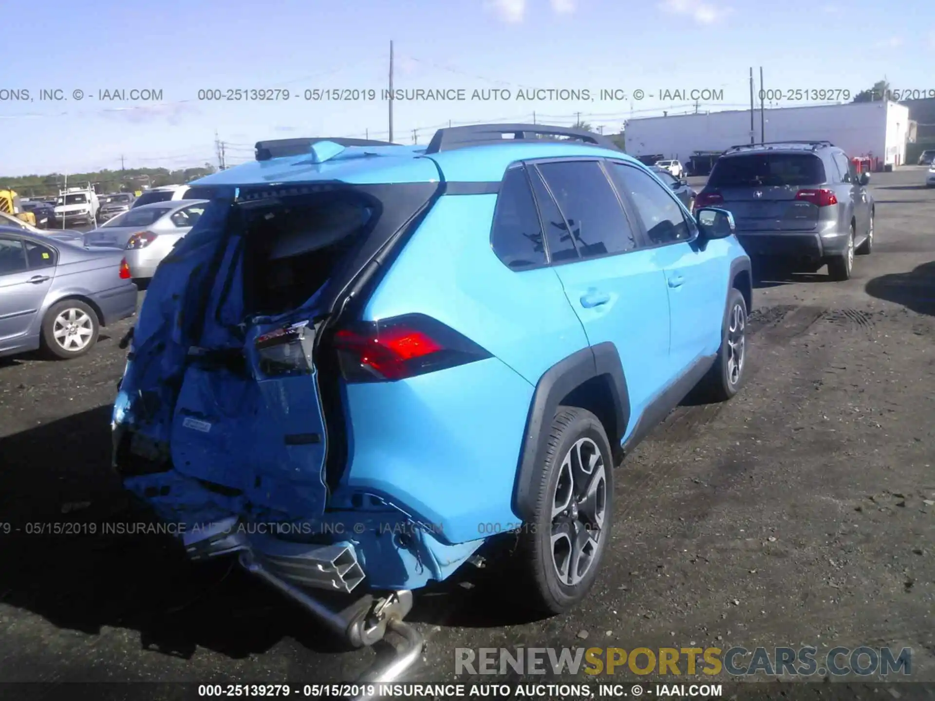 4 Photograph of a damaged car 2T3J1RFV4KW035180 TOYOTA RAV4 2019