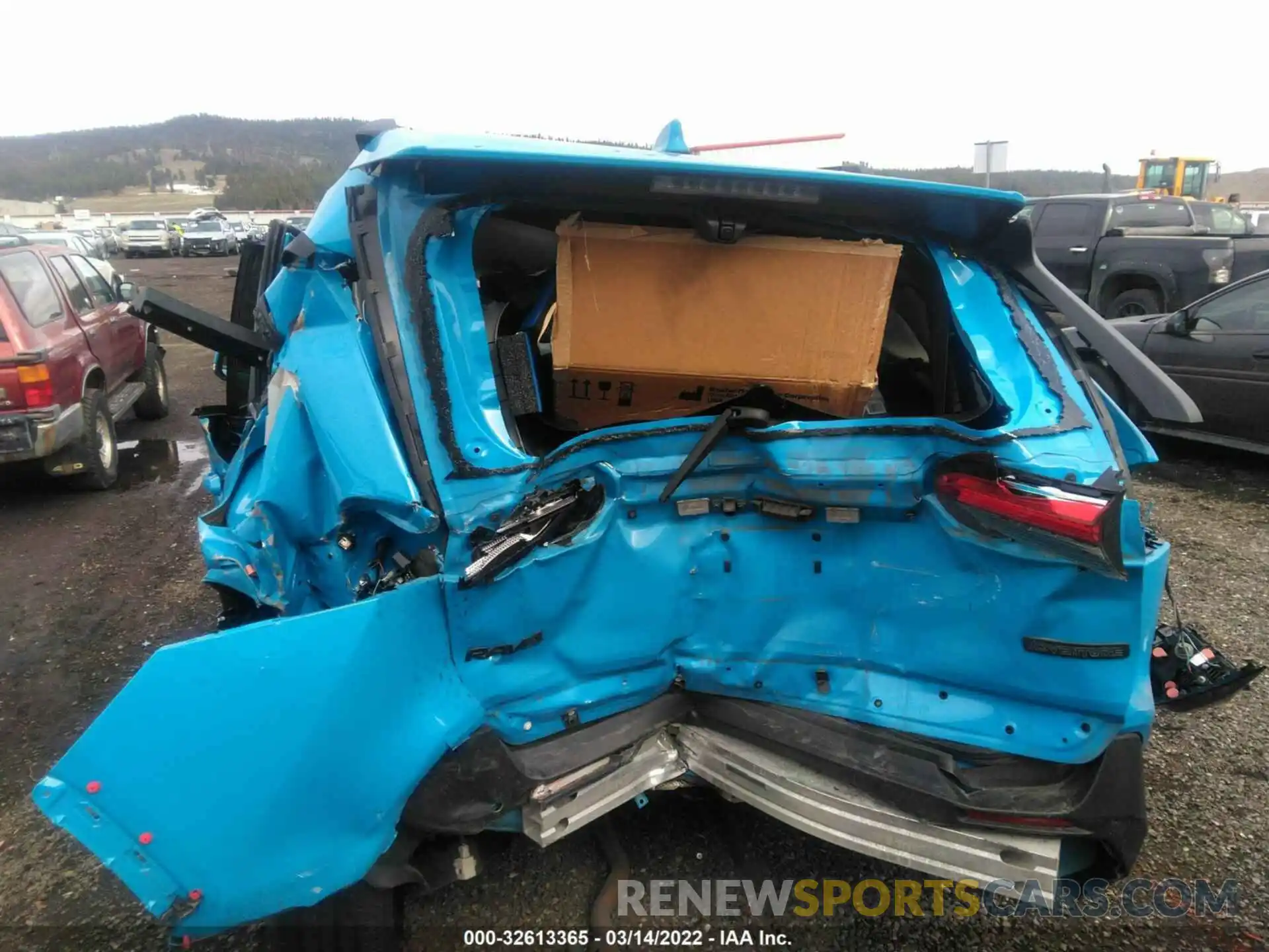 6 Photograph of a damaged car 2T3J1RFV4KW043814 TOYOTA RAV4 2019