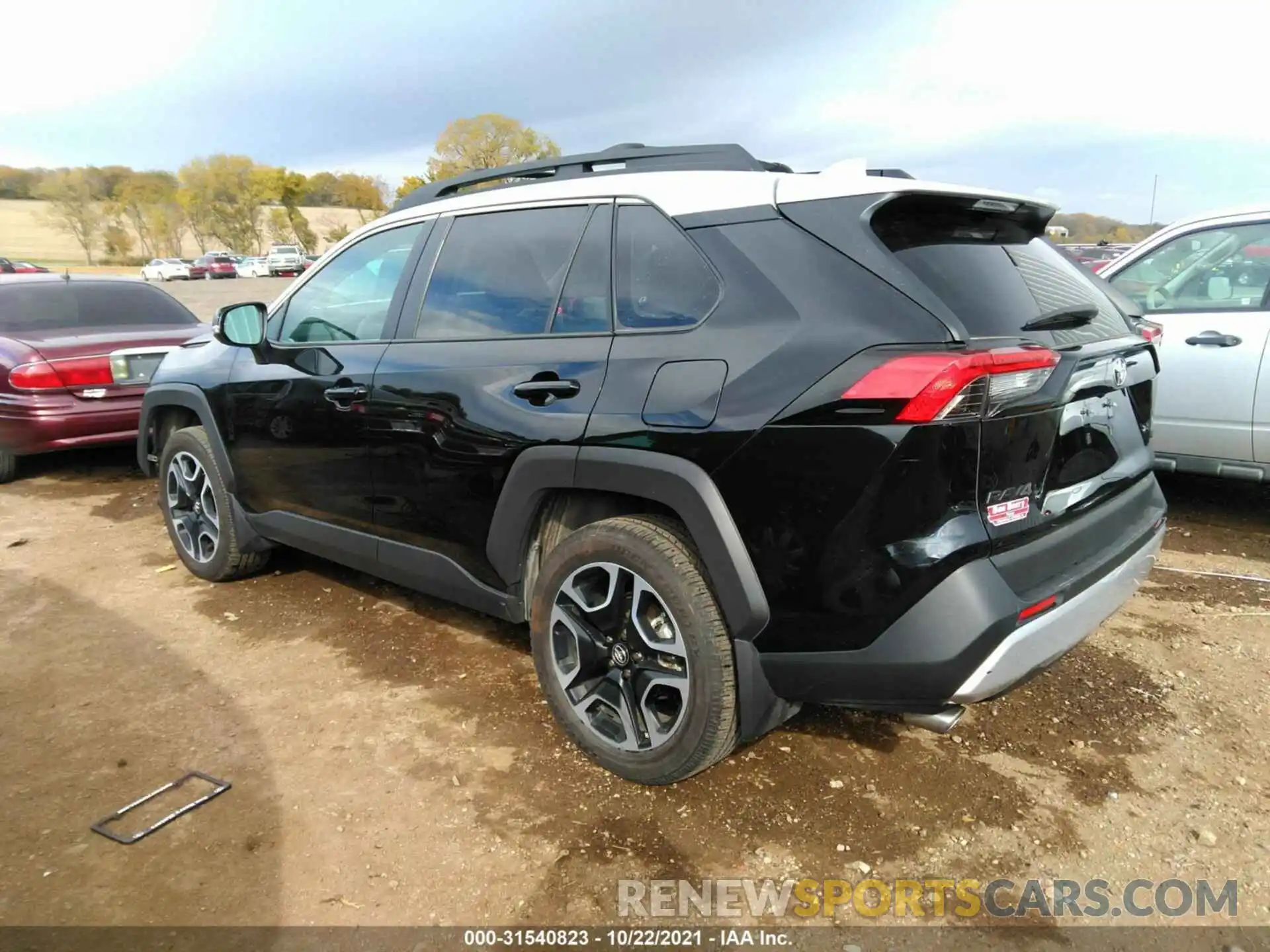 3 Photograph of a damaged car 2T3J1RFV4KW051914 TOYOTA RAV4 2019