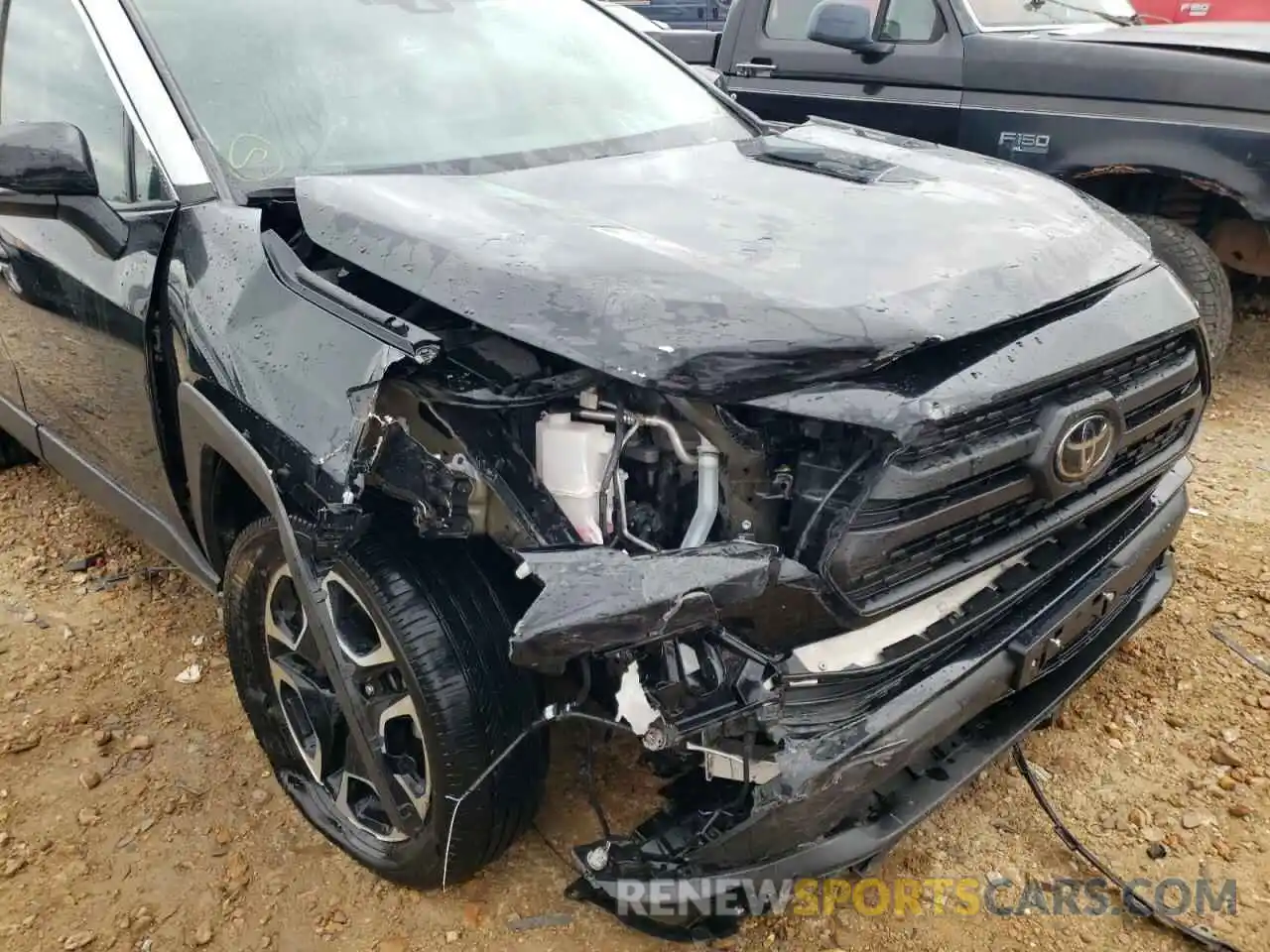 9 Photograph of a damaged car 2T3J1RFV5KC018907 TOYOTA RAV4 2019