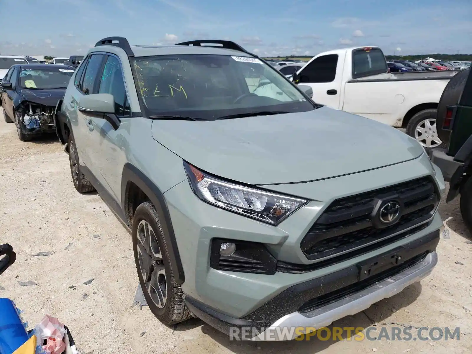 1 Фотография поврежденного автомобиля 2T3J1RFV5KC030085 TOYOTA RAV4 2019