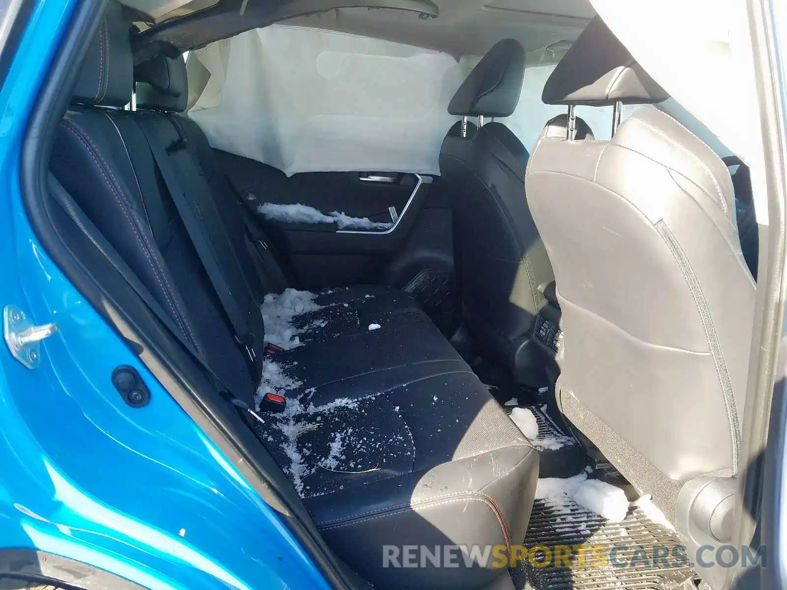 6 Photograph of a damaged car 2T3J1RFV5KC045069 TOYOTA RAV4 2019