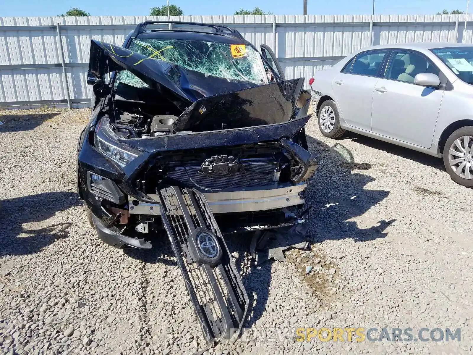 9 Photograph of a damaged car 2T3J1RFV5KW001412 TOYOTA RAV4 2019