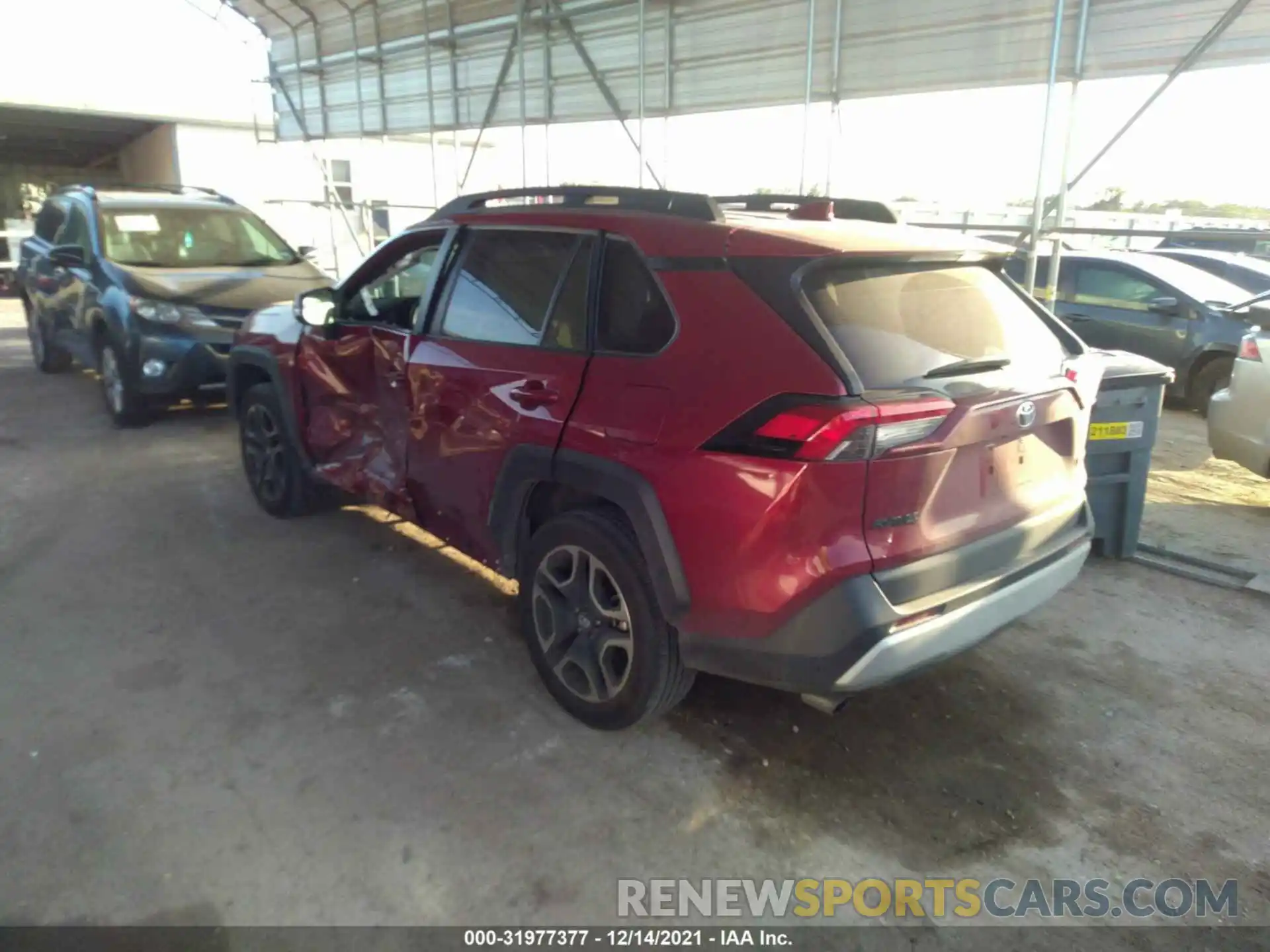 3 Фотография поврежденного автомобиля 2T3J1RFV5KW003693 TOYOTA RAV4 2019