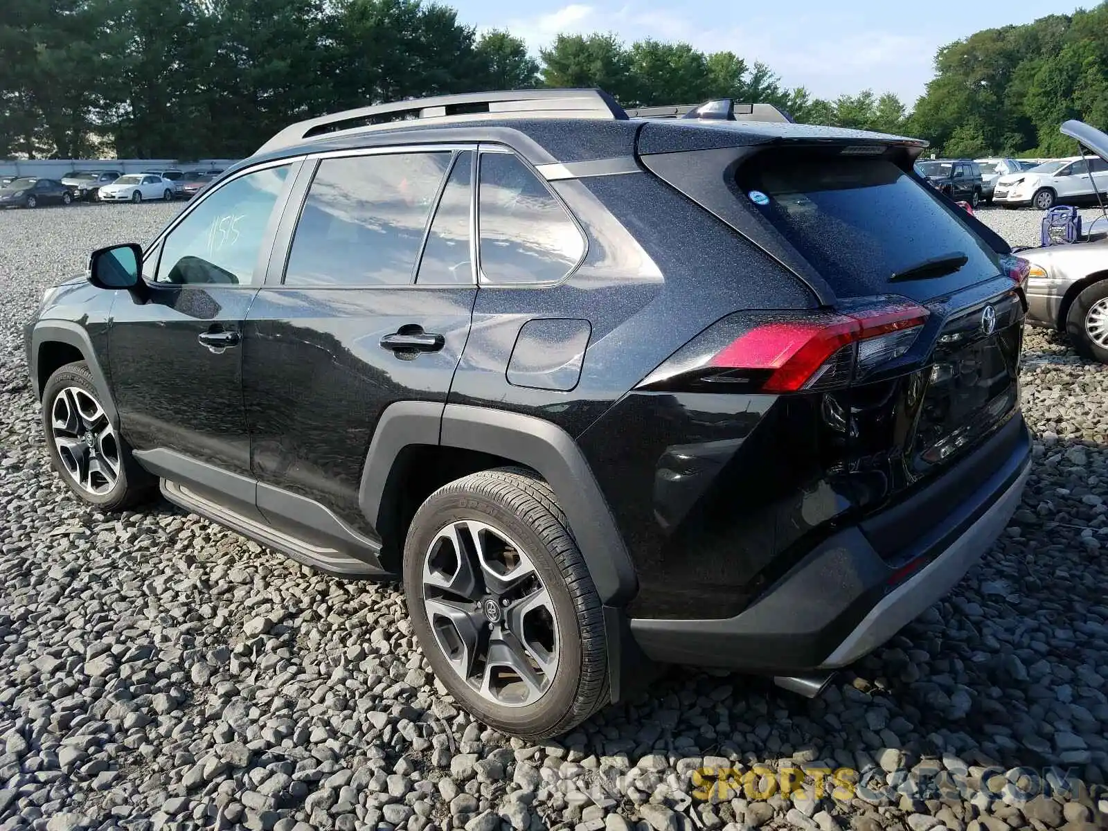 3 Photograph of a damaged car 2T3J1RFV5KW006612 TOYOTA RAV4 2019