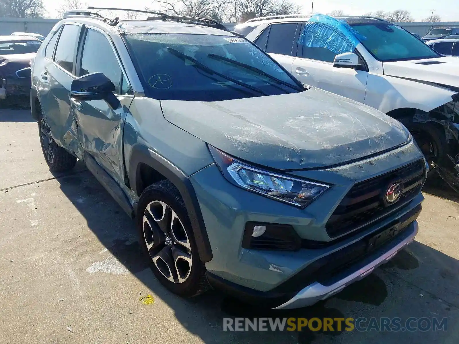 1 Photograph of a damaged car 2T3J1RFV5KW009638 TOYOTA RAV4 2019