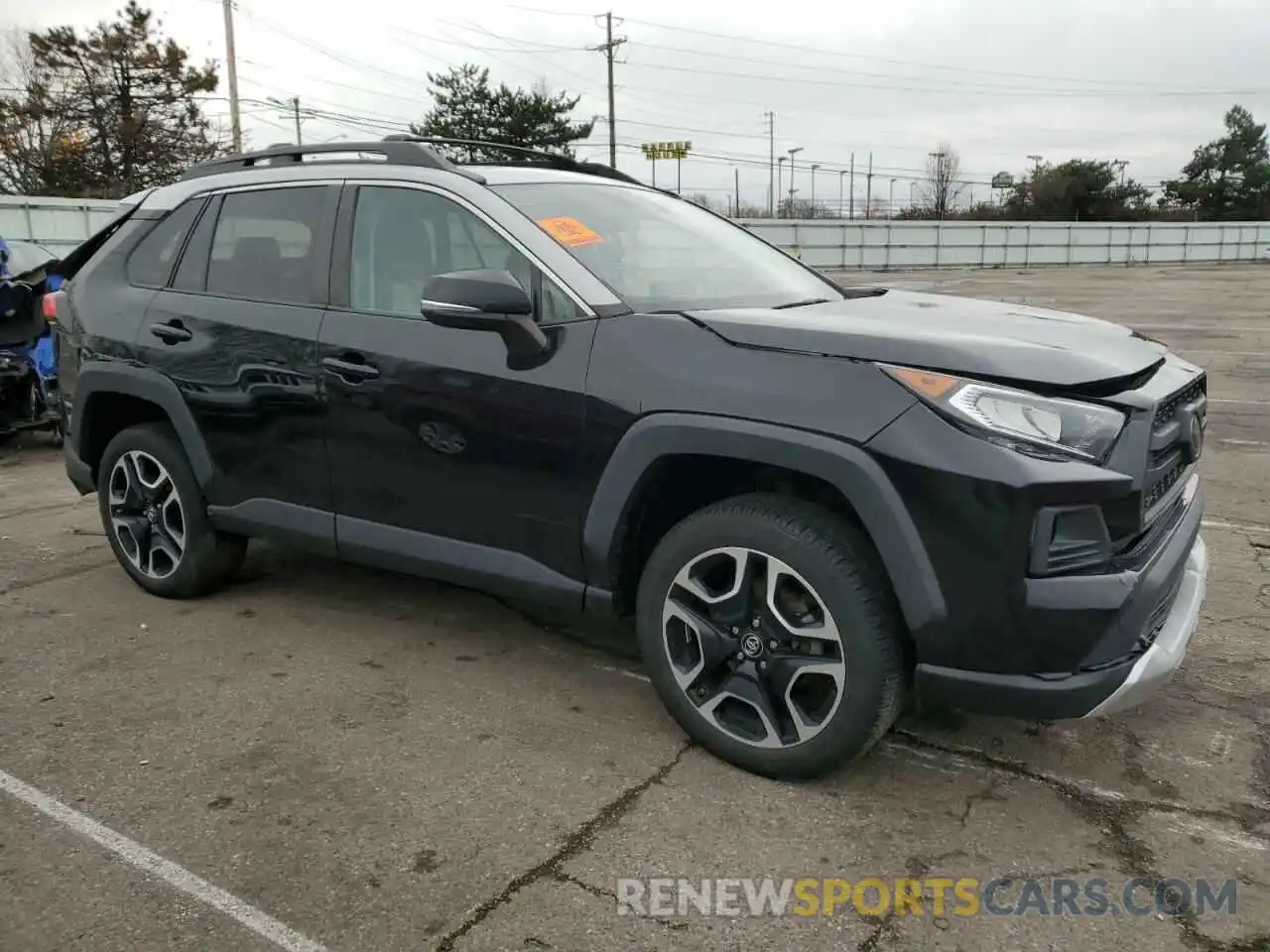 4 Photograph of a damaged car 2T3J1RFV5KW010479 TOYOTA RAV4 2019