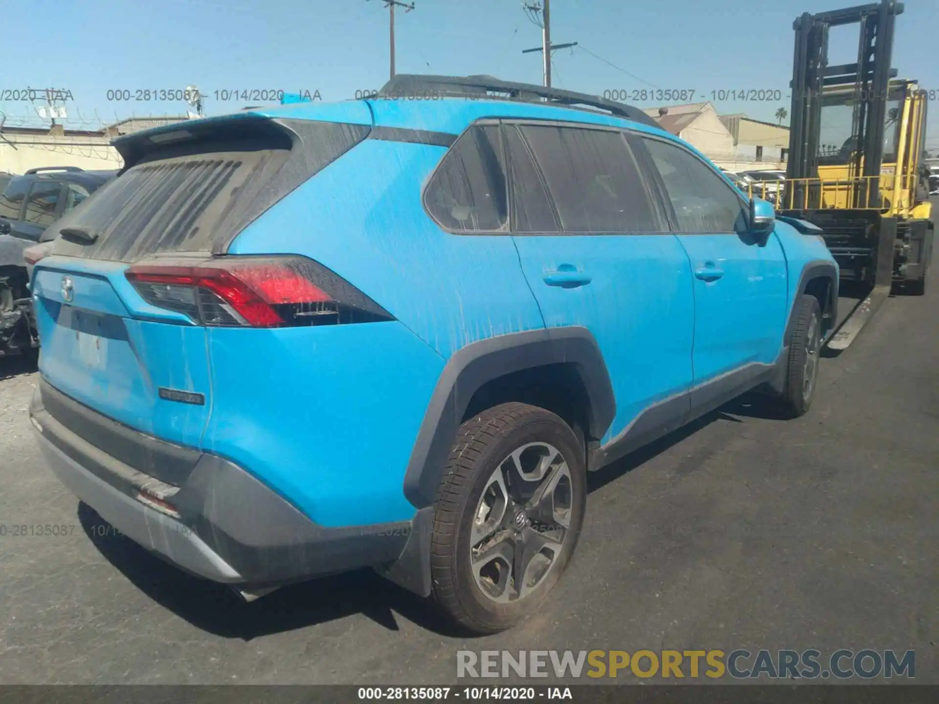 4 Photograph of a damaged car 2T3J1RFV5KW014595 TOYOTA RAV4 2019