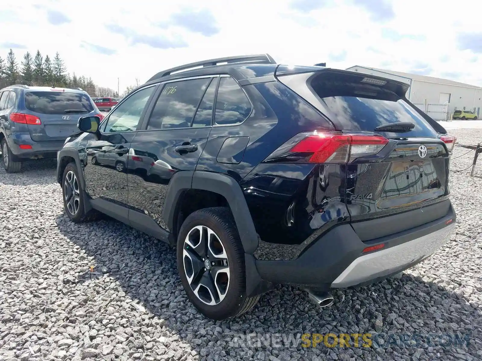 3 Фотография поврежденного автомобиля 2T3J1RFV5KW035866 TOYOTA RAV4 2019