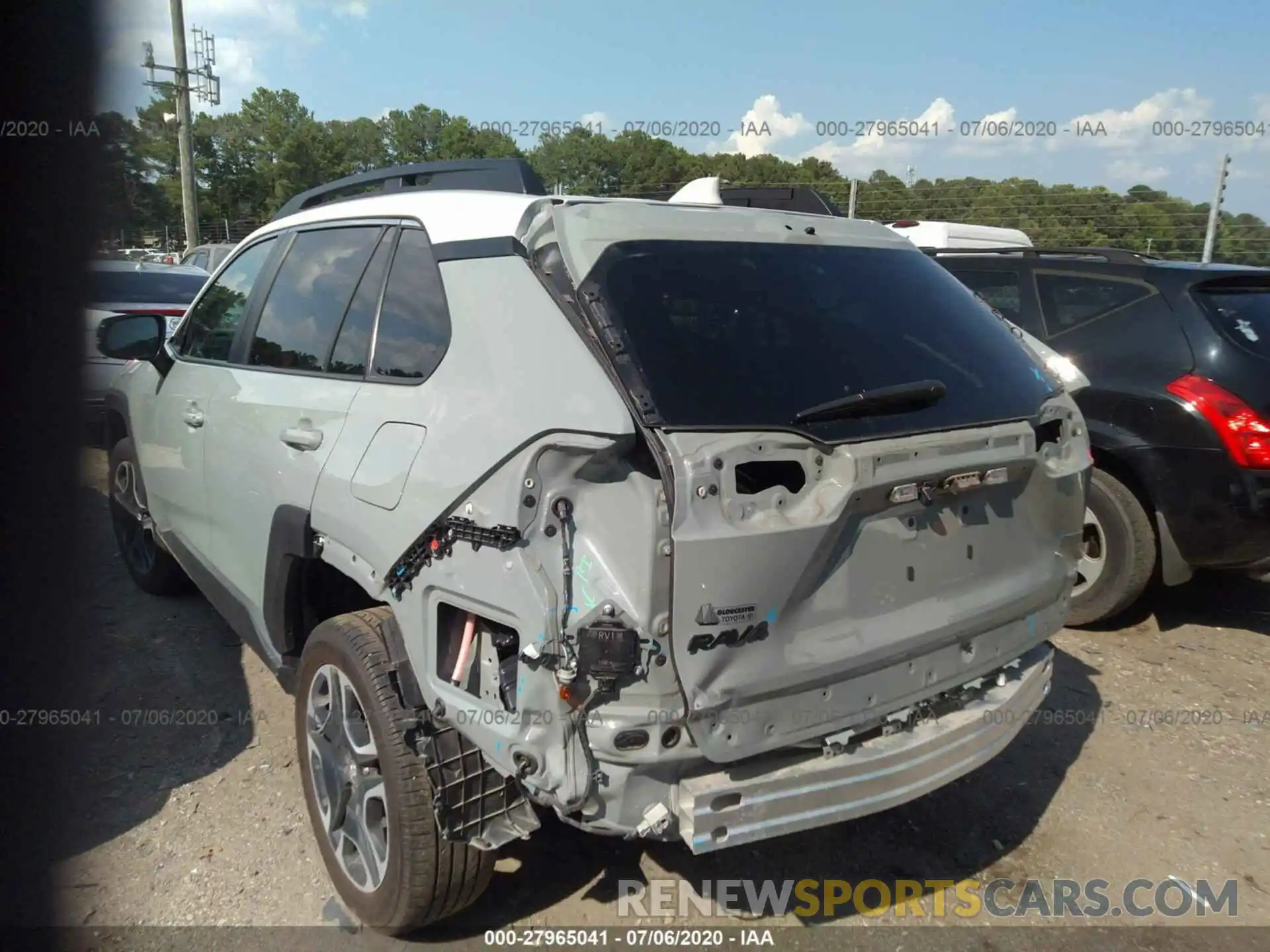 3 Photograph of a damaged car 2T3J1RFV5KW040260 TOYOTA RAV4 2019