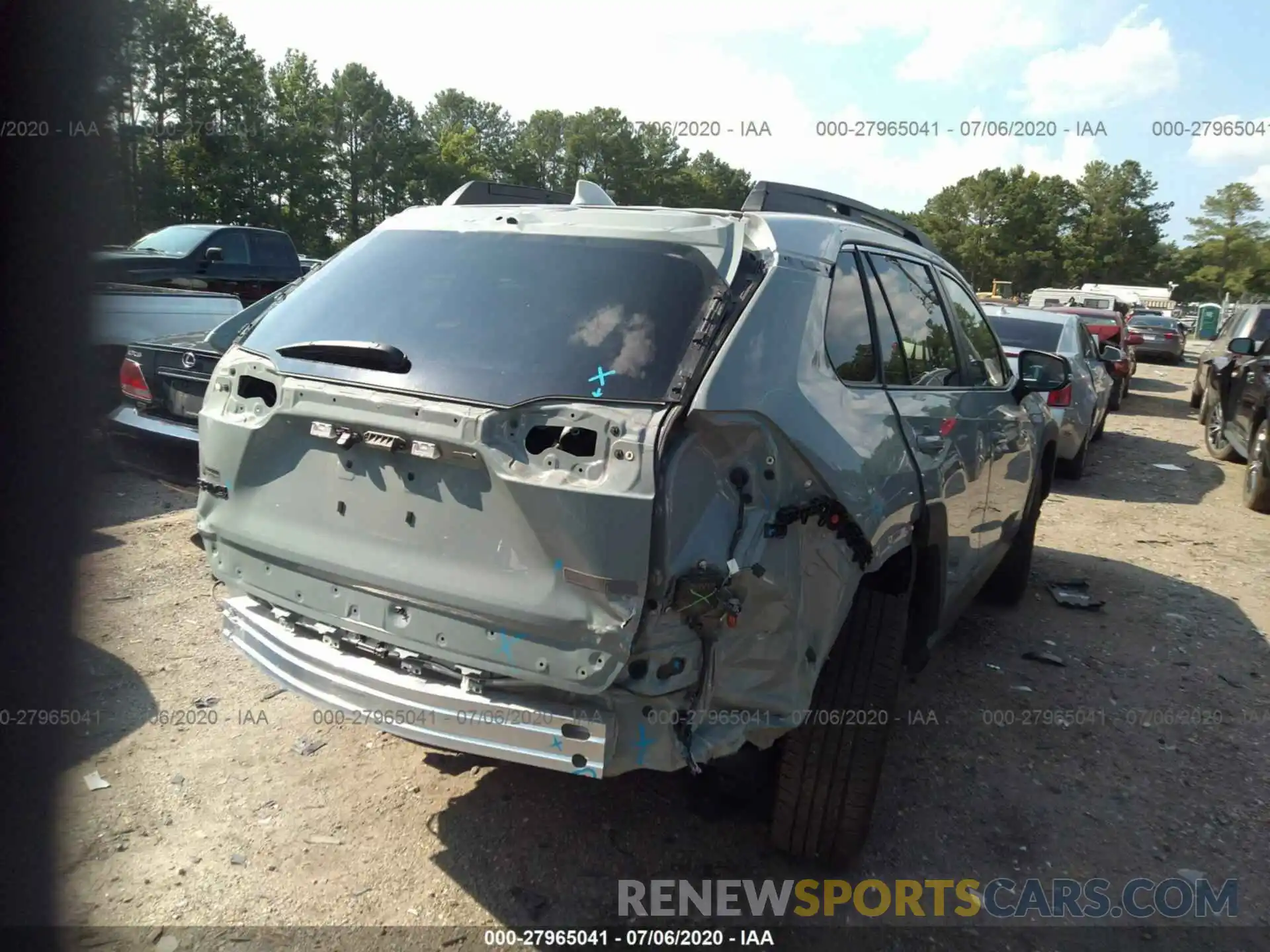 4 Photograph of a damaged car 2T3J1RFV5KW040260 TOYOTA RAV4 2019