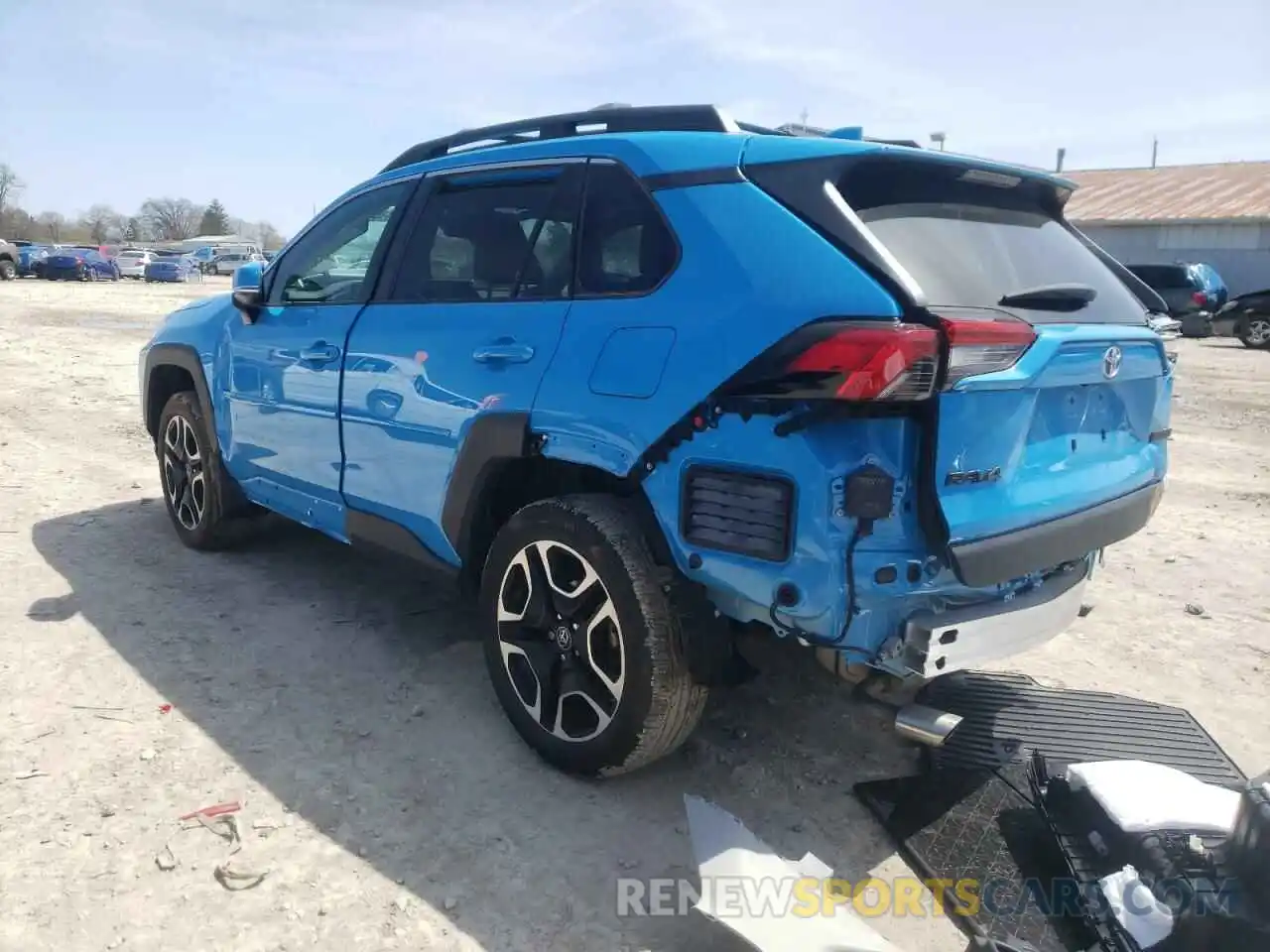 3 Фотография поврежденного автомобиля 2T3J1RFV5KW040355 TOYOTA RAV4 2019