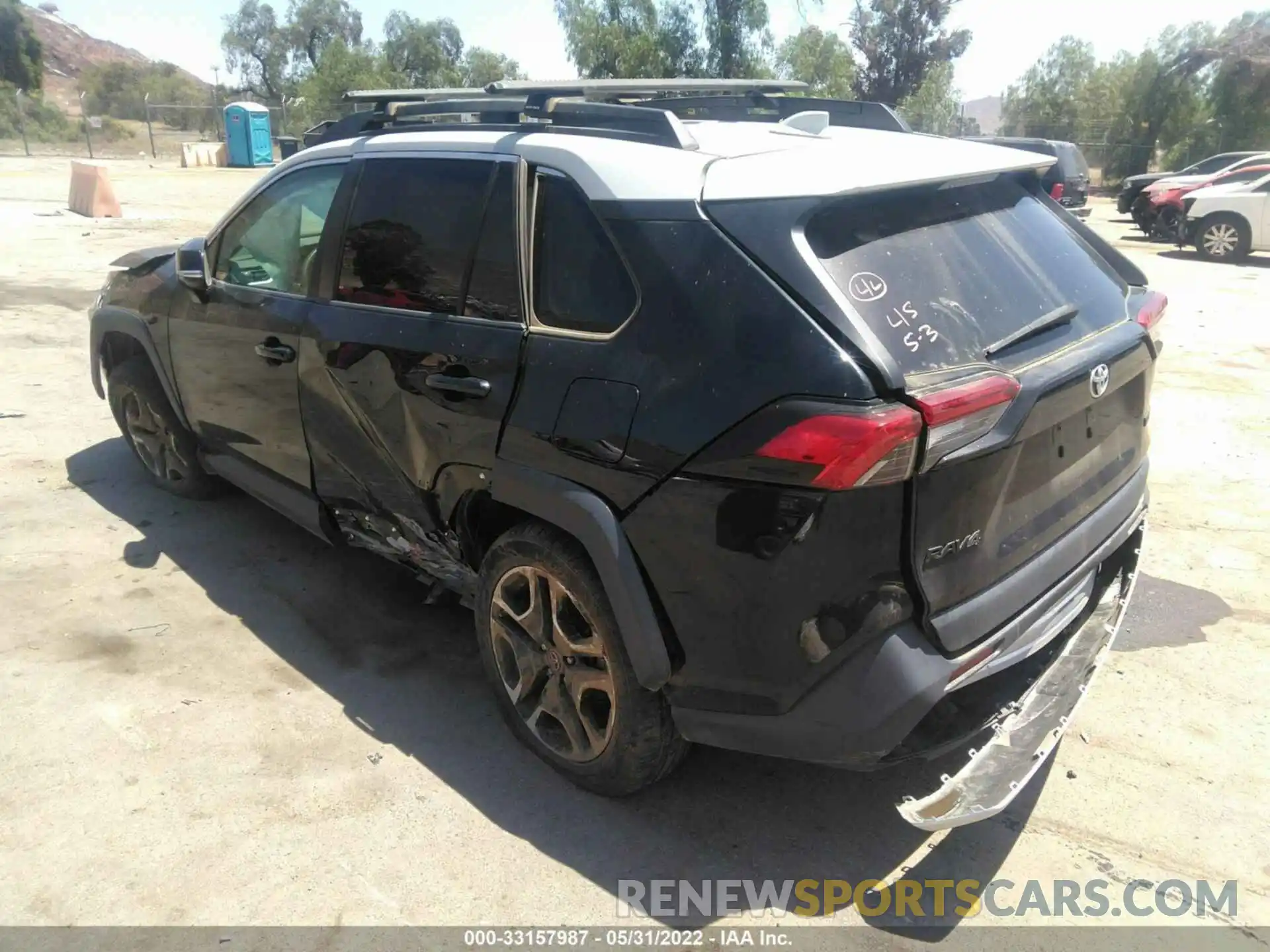 3 Фотография поврежденного автомобиля 2T3J1RFV6KC004739 TOYOTA RAV4 2019