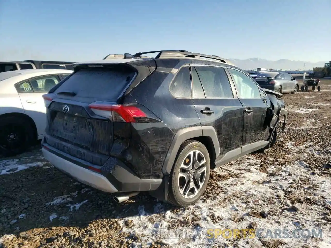 4 Фотография поврежденного автомобиля 2T3J1RFV6KW001256 TOYOTA RAV4 2019