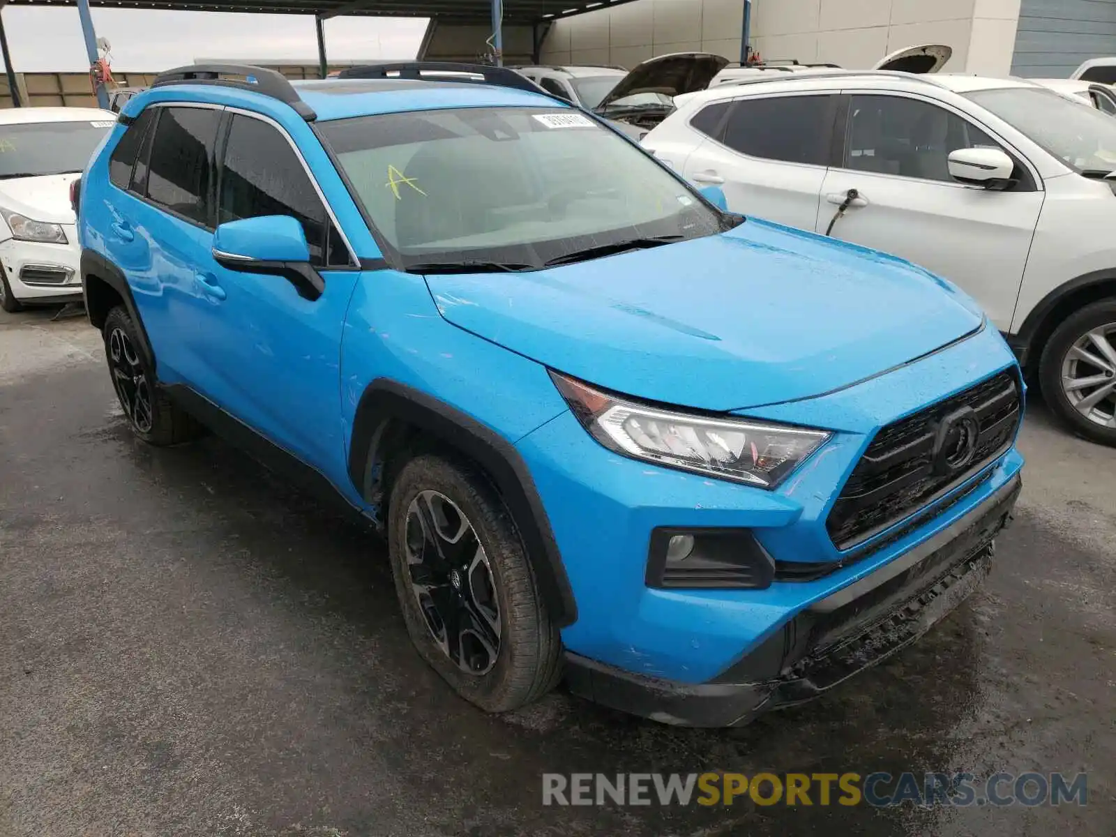 1 Photograph of a damaged car 2T3J1RFV6KW007204 TOYOTA RAV4 2019