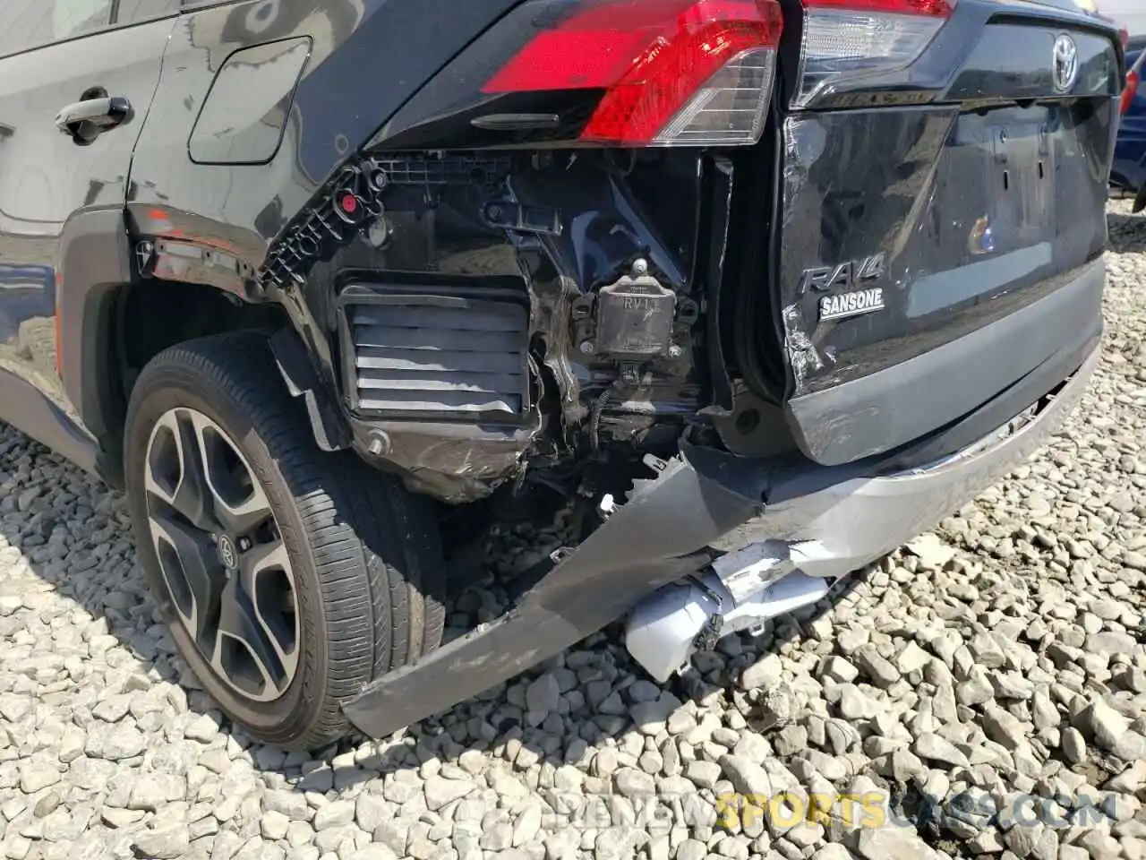 9 Photograph of a damaged car 2T3J1RFV6KW009888 TOYOTA RAV4 2019