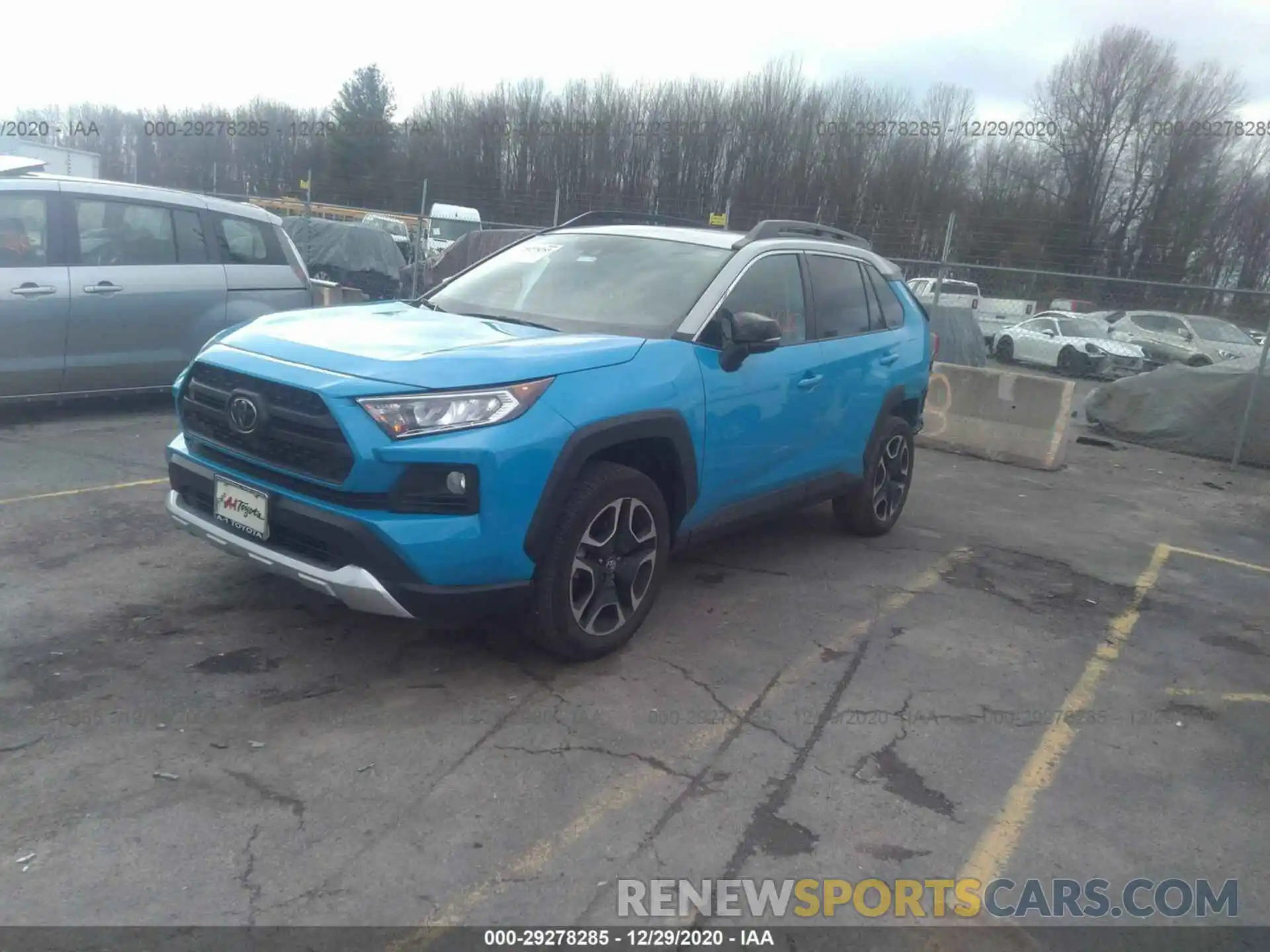 2 Photograph of a damaged car 2T3J1RFV6KW013665 TOYOTA RAV4 2019