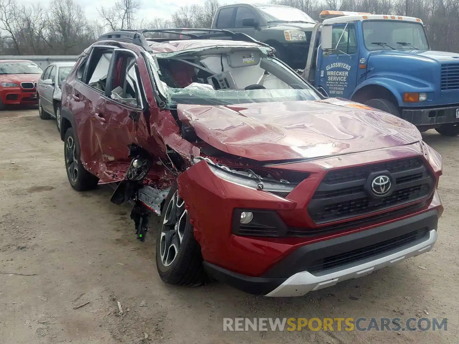 1 Photograph of a damaged car 2T3J1RFV6KW015142 TOYOTA RAV4 2019