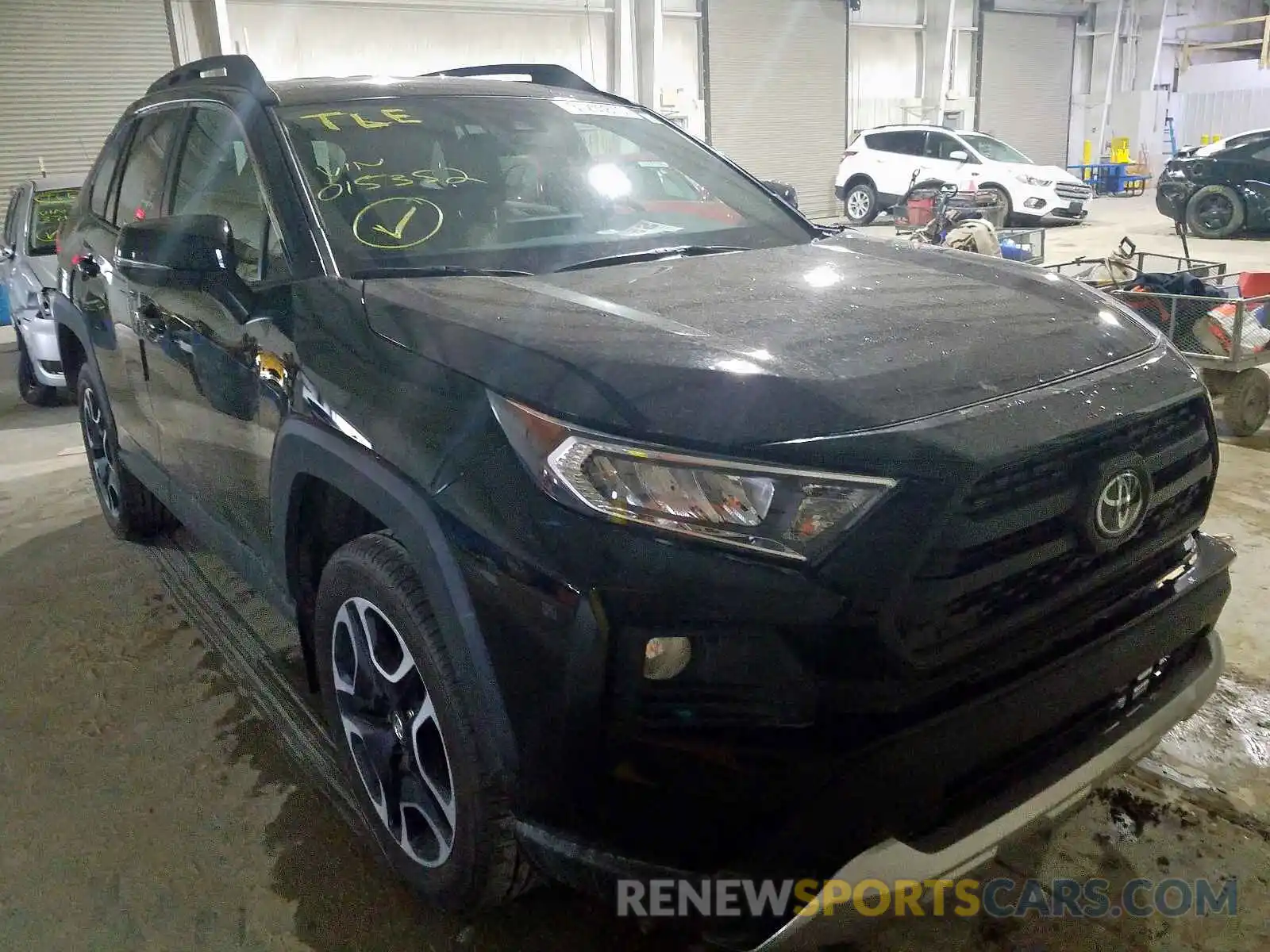 1 Photograph of a damaged car 2T3J1RFV6KW015352 TOYOTA RAV4 2019