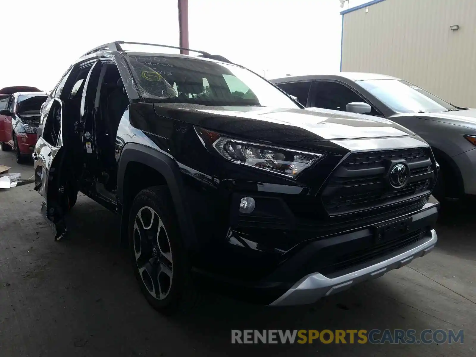 1 Photograph of a damaged car 2T3J1RFV6KW019322 TOYOTA RAV4 2019