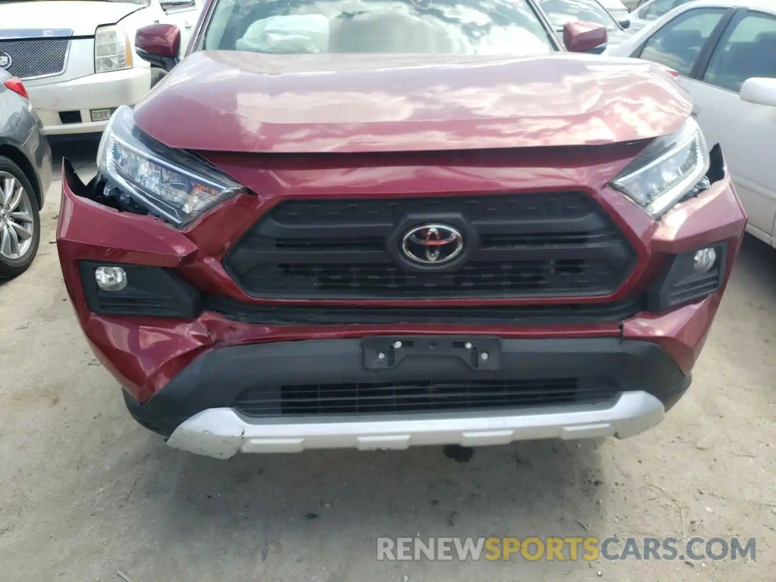 9 Photograph of a damaged car 2T3J1RFV6KW023323 TOYOTA RAV4 2019