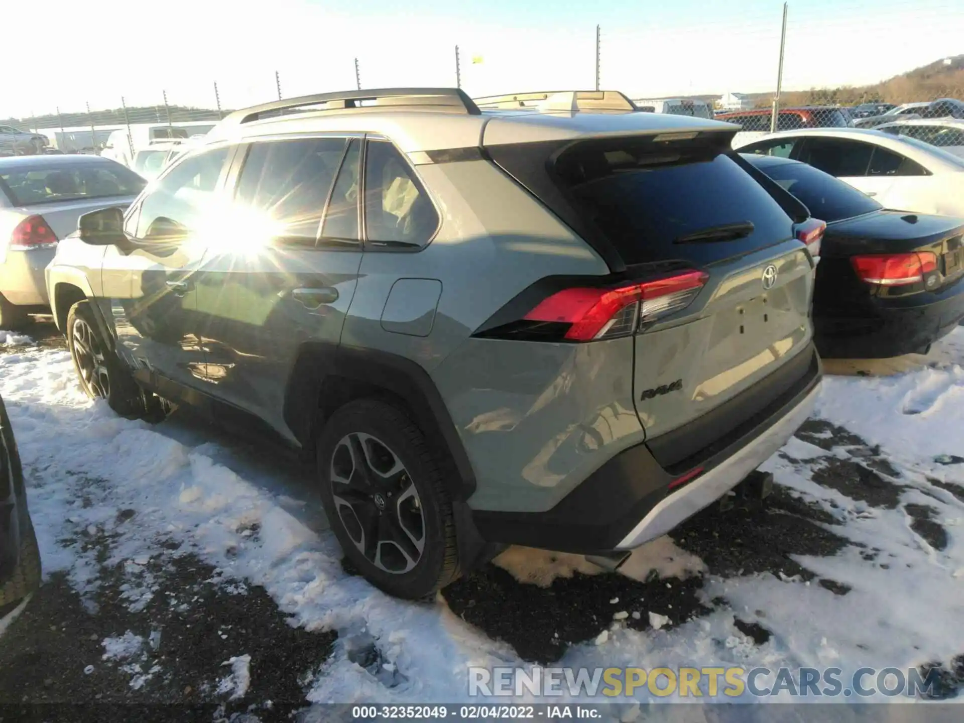 3 Photograph of a damaged car 2T3J1RFV6KW036881 TOYOTA RAV4 2019