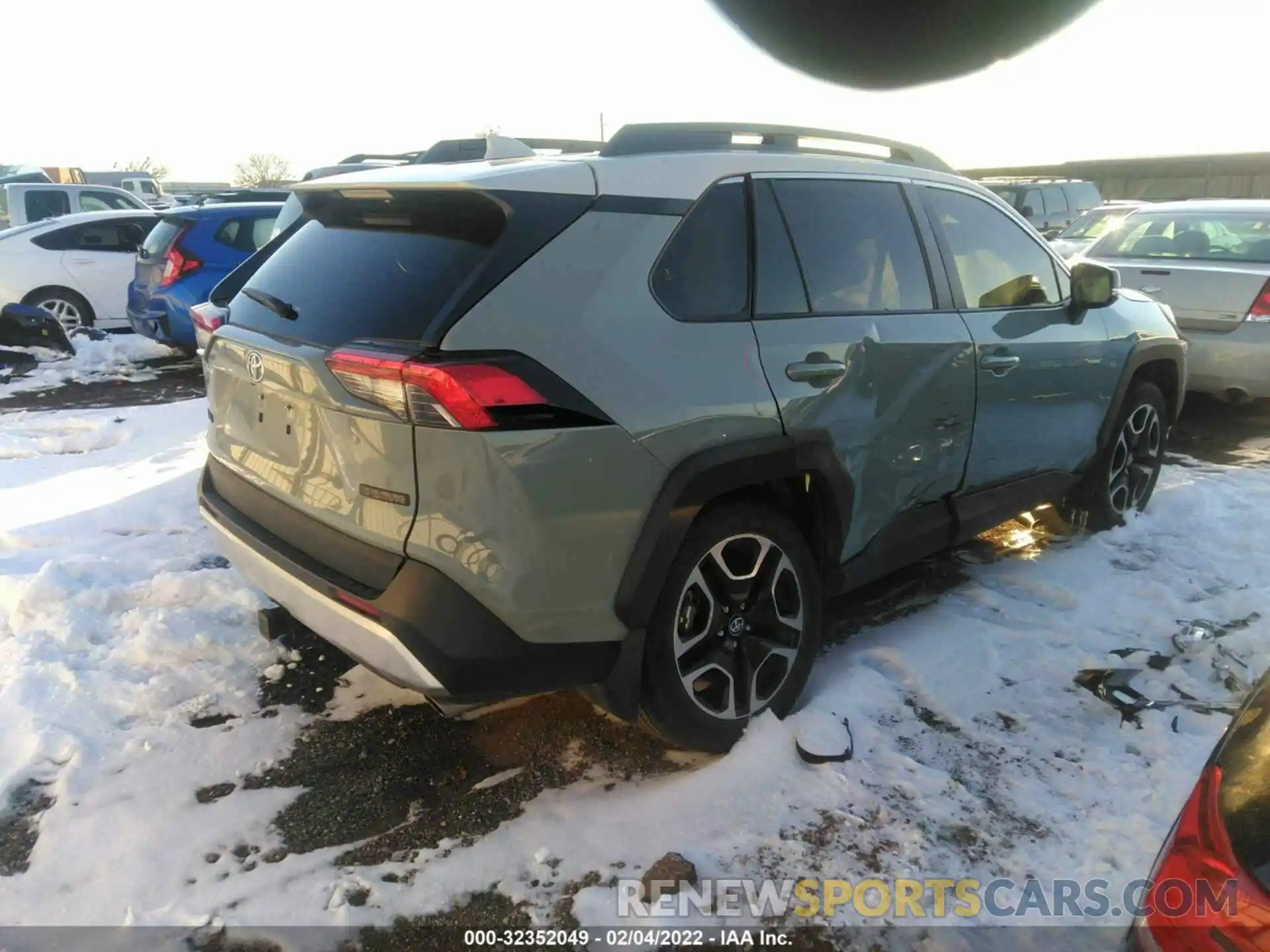 4 Photograph of a damaged car 2T3J1RFV6KW036881 TOYOTA RAV4 2019