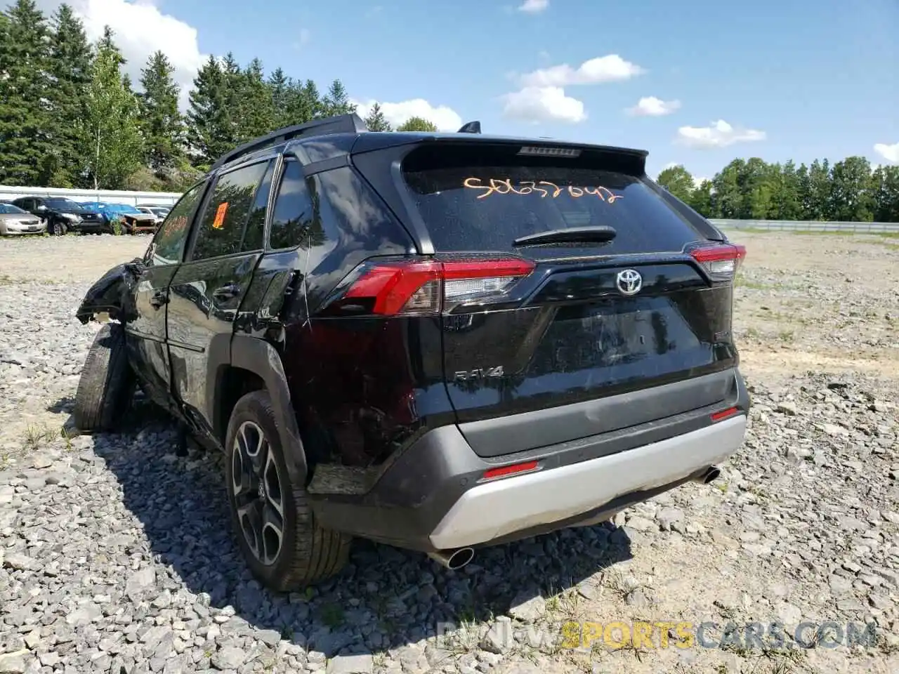 3 Фотография поврежденного автомобиля 2T3J1RFV6KW039943 TOYOTA RAV4 2019