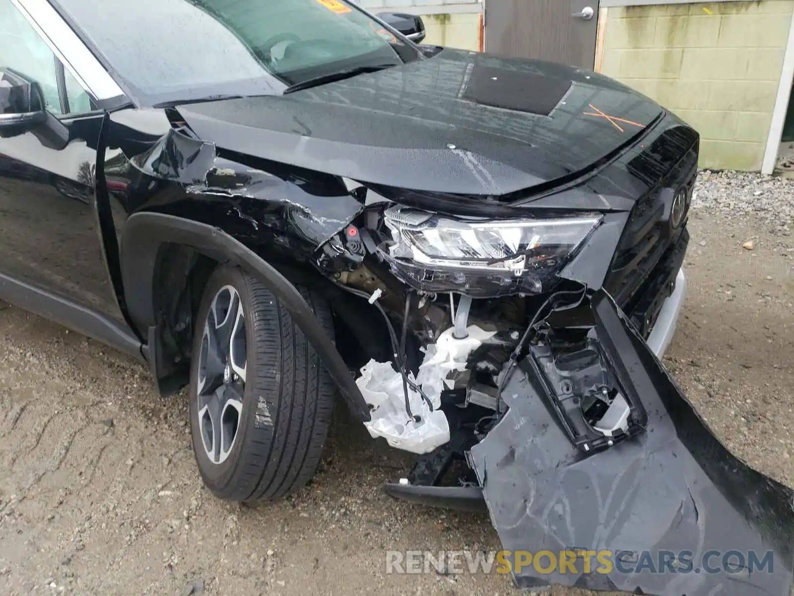 9 Photograph of a damaged car 2T3J1RFV6KW054118 TOYOTA RAV4 2019