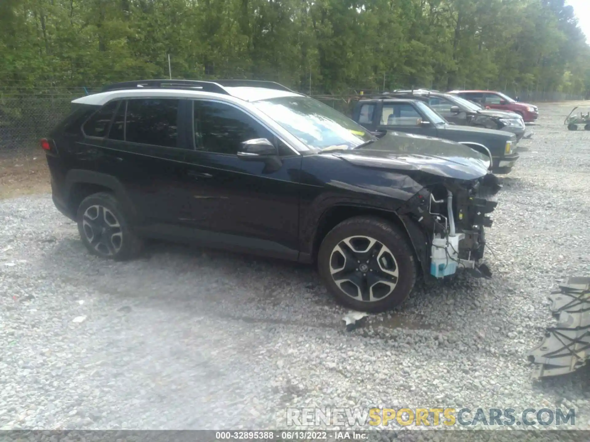 1 Фотография поврежденного автомобиля 2T3J1RFV7KC004037 TOYOTA RAV4 2019