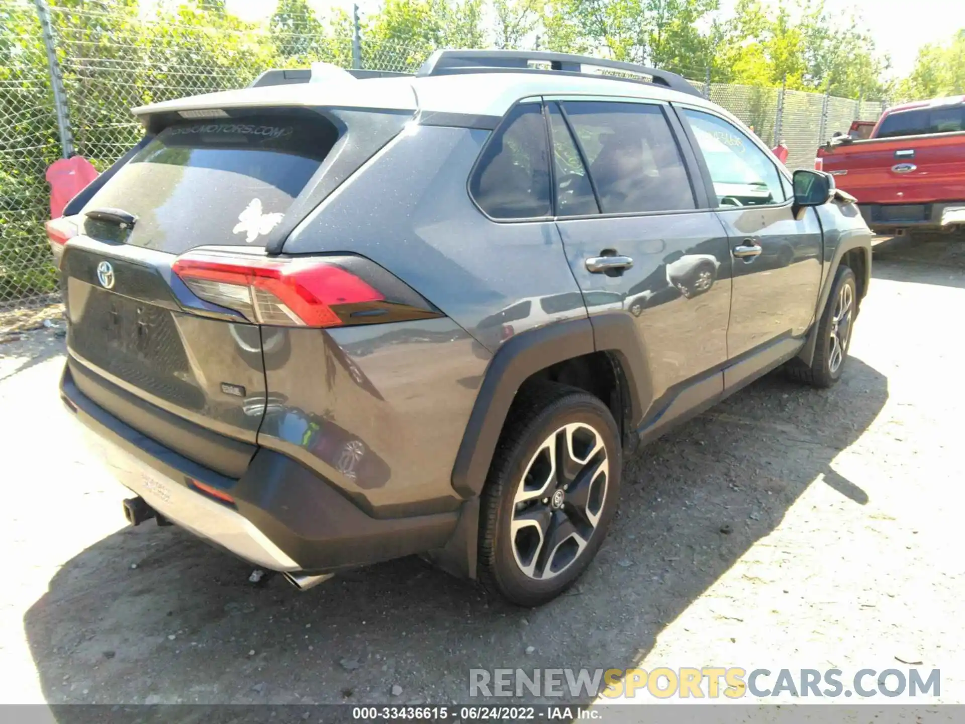 4 Photograph of a damaged car 2T3J1RFV7KC032467 TOYOTA RAV4 2019