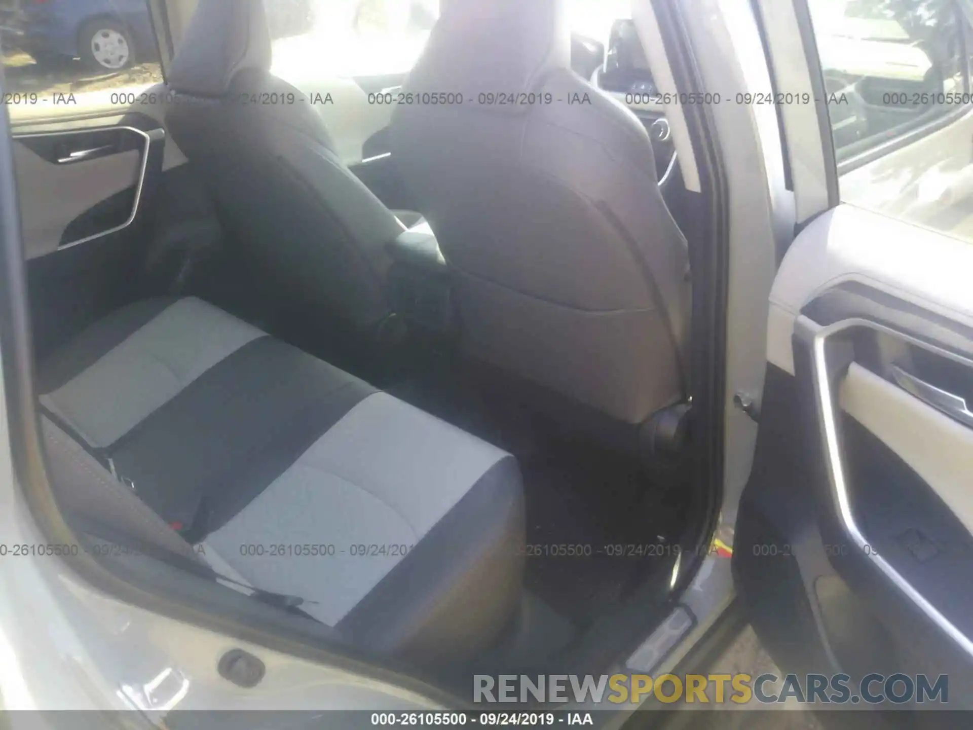 8 Photograph of a damaged car 2T3J1RFV7KW020687 TOYOTA RAV4 2019