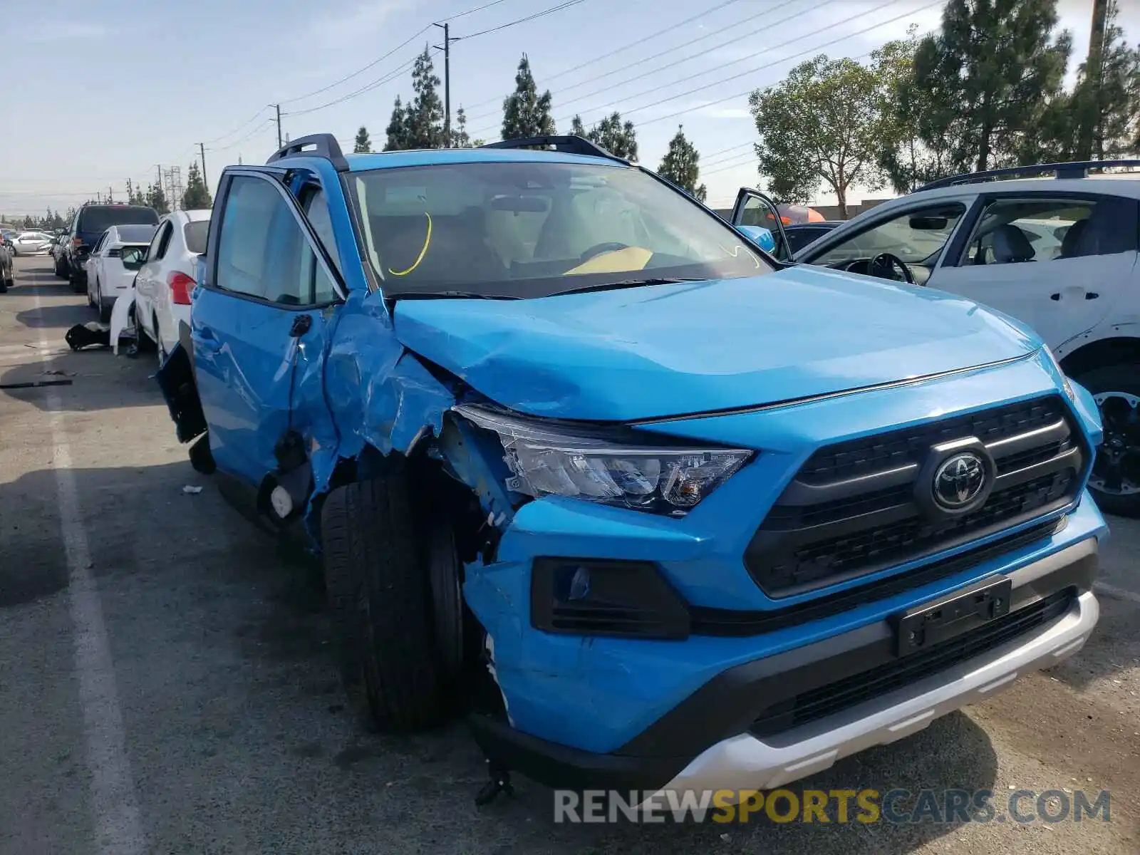 1 Photograph of a damaged car 2T3J1RFV7KW020737 TOYOTA RAV4 2019