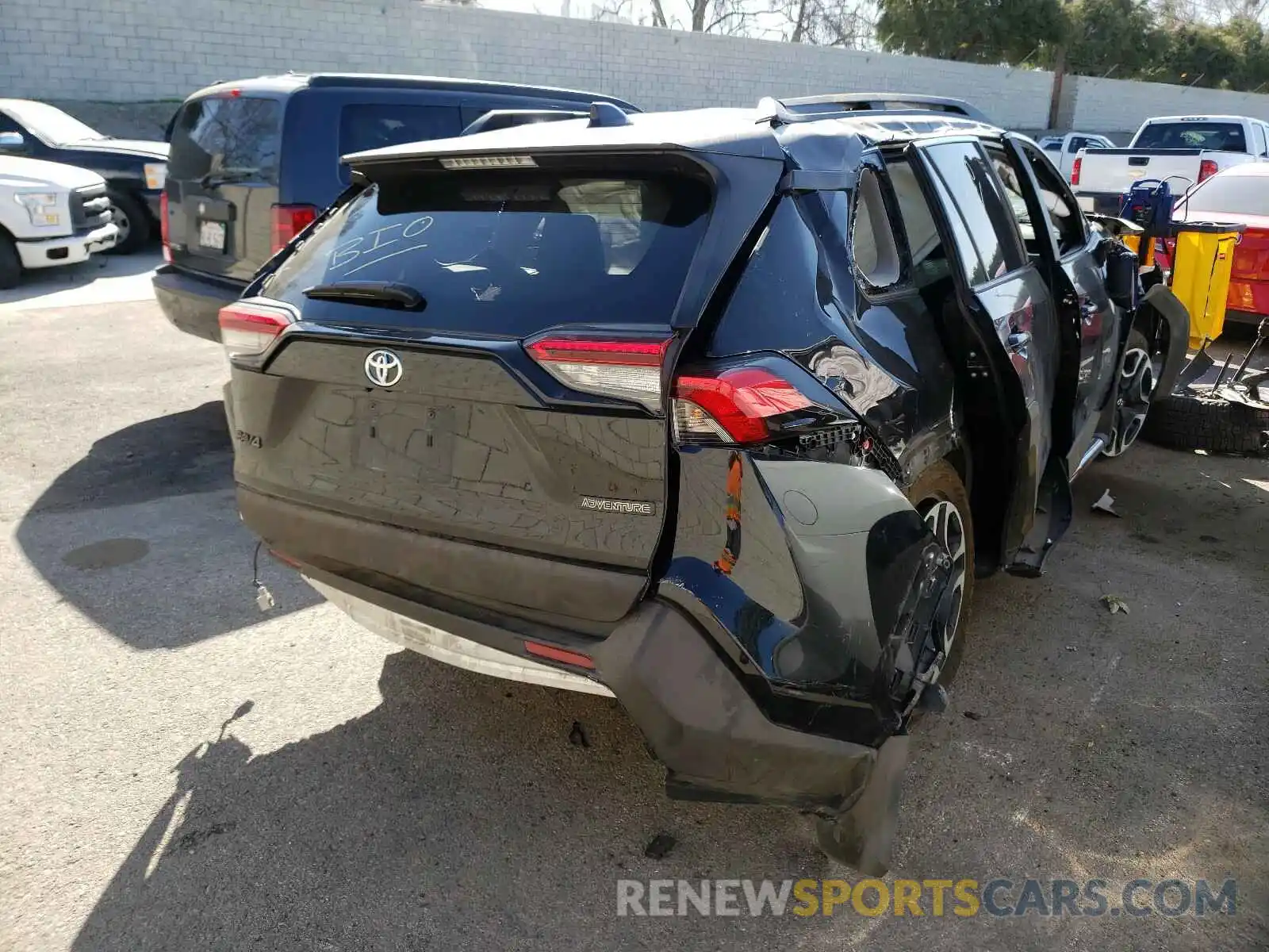 4 Photograph of a damaged car 2T3J1RFV8KC017816 TOYOTA RAV4 2019