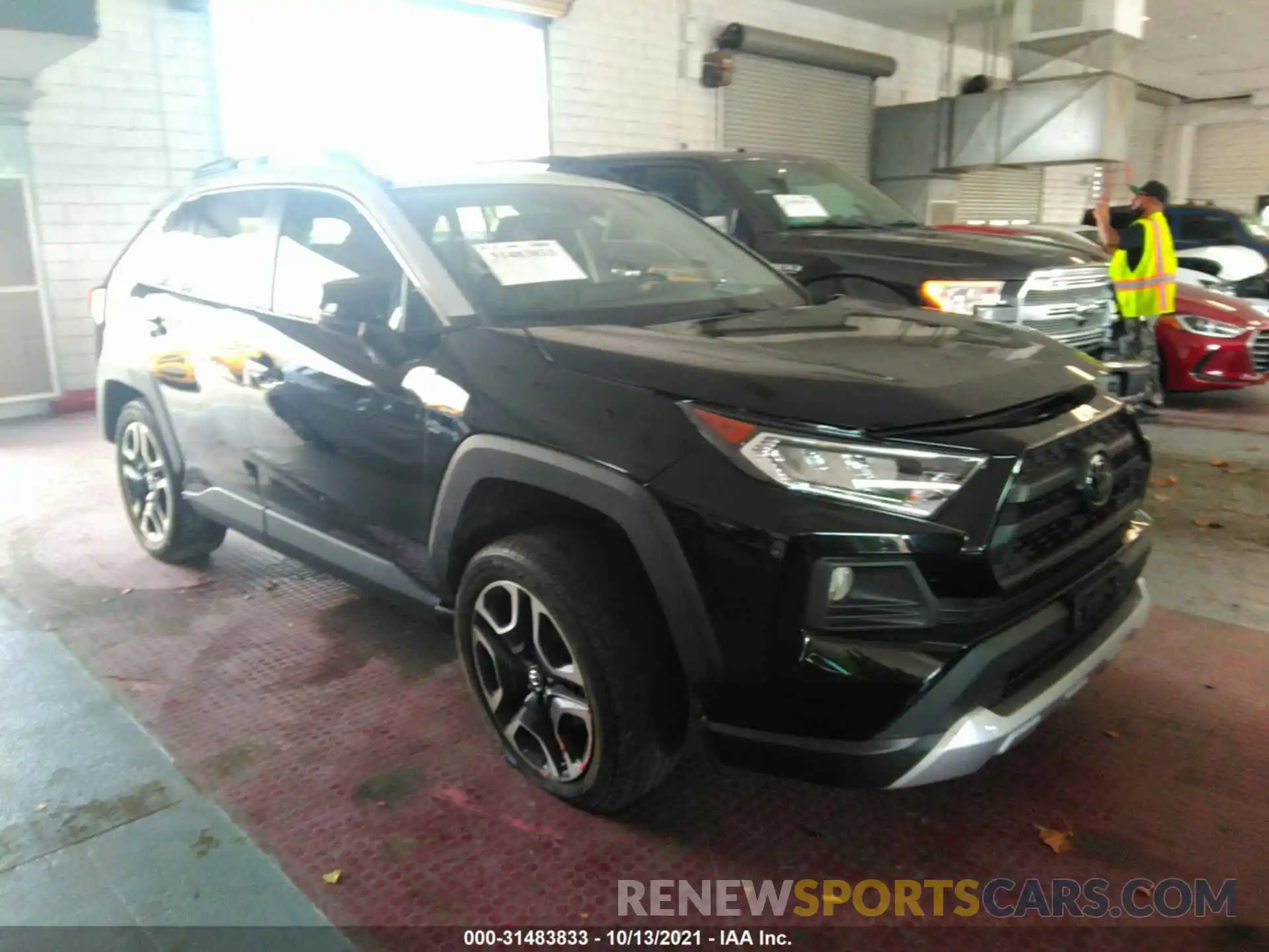 1 Фотография поврежденного автомобиля 2T3J1RFV8KC021252 TOYOTA RAV4 2019