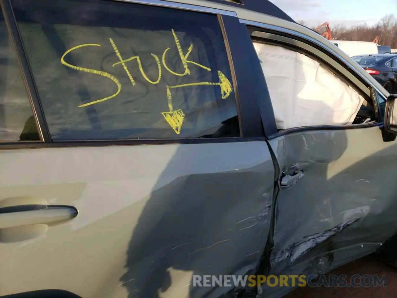 5 Photograph of a damaged car 2T3J1RFV8KC031053 TOYOTA RAV4 2019