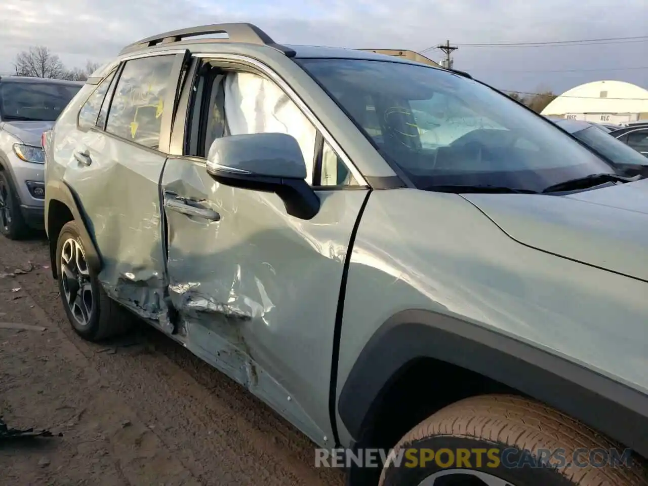 9 Photograph of a damaged car 2T3J1RFV8KC031053 TOYOTA RAV4 2019